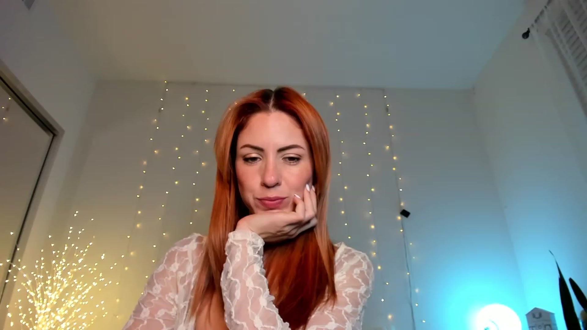 Gallery image thumbnail from AlisOnFire's myfreecams stream on, 12/03/2022, 06:15 image 13 of 20