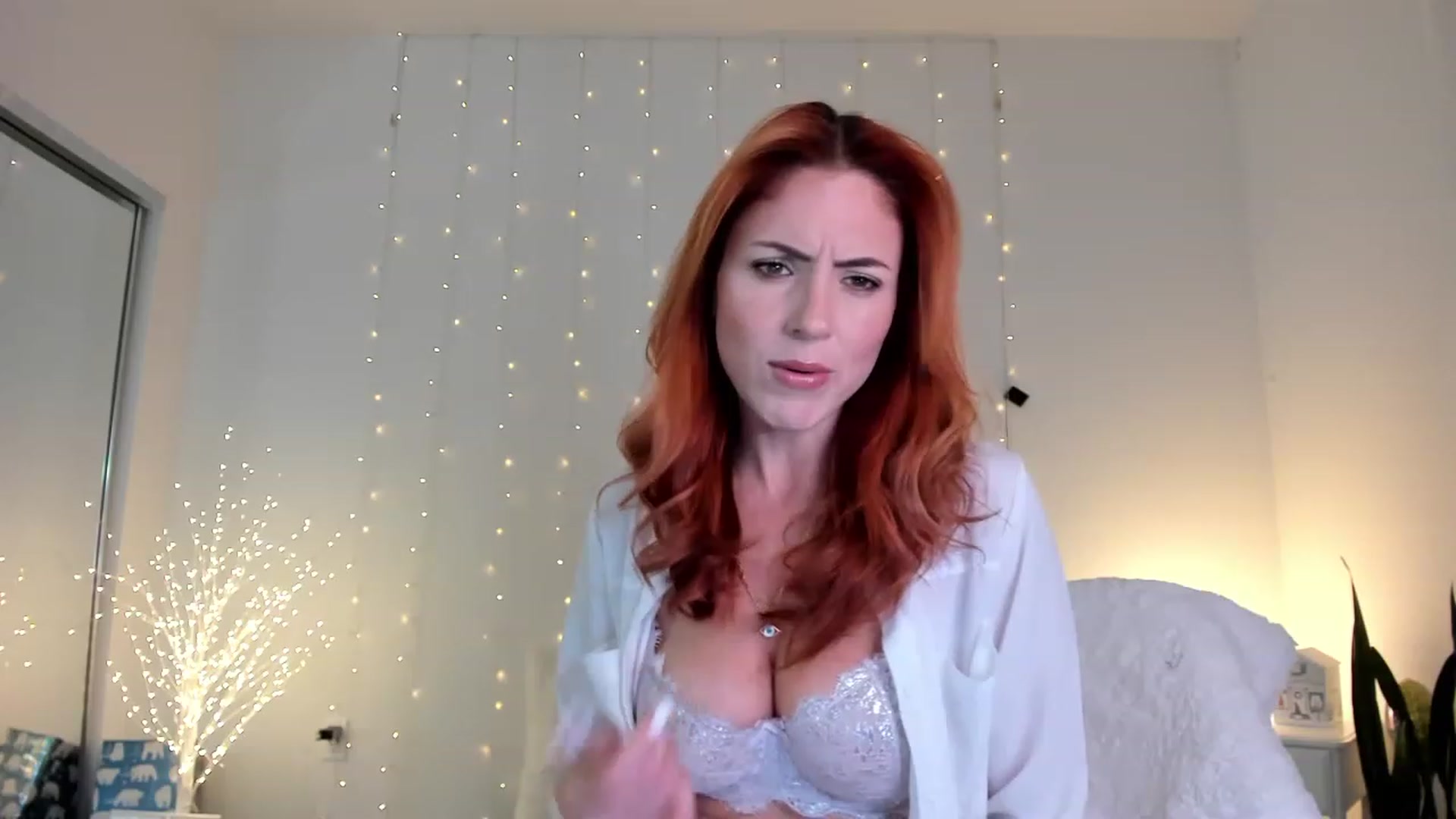 Gallery image thumbnail from AlisOnFire's myfreecams stream on, 12/05/2022, 02:22 image 18 of 20