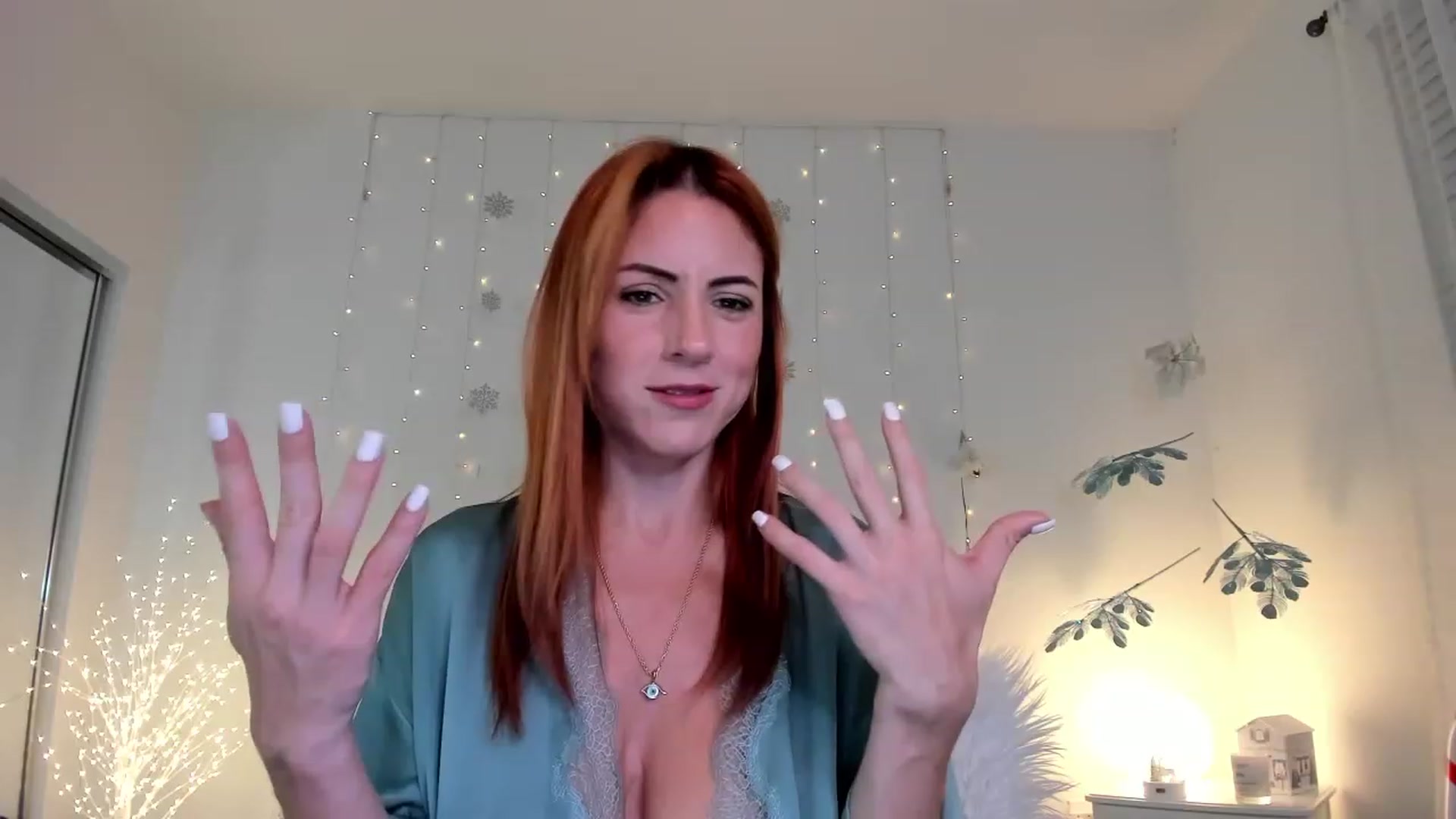 Gallery image thumbnail from AlisOnFire's myfreecams stream on, 12/12/2022, 03:39 image 11 of 20