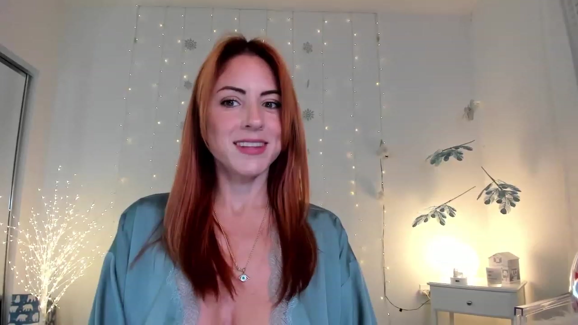Gallery image thumbnail from AlisOnFire's myfreecams stream on, 12/12/2022, 04:07 image 5 of 20