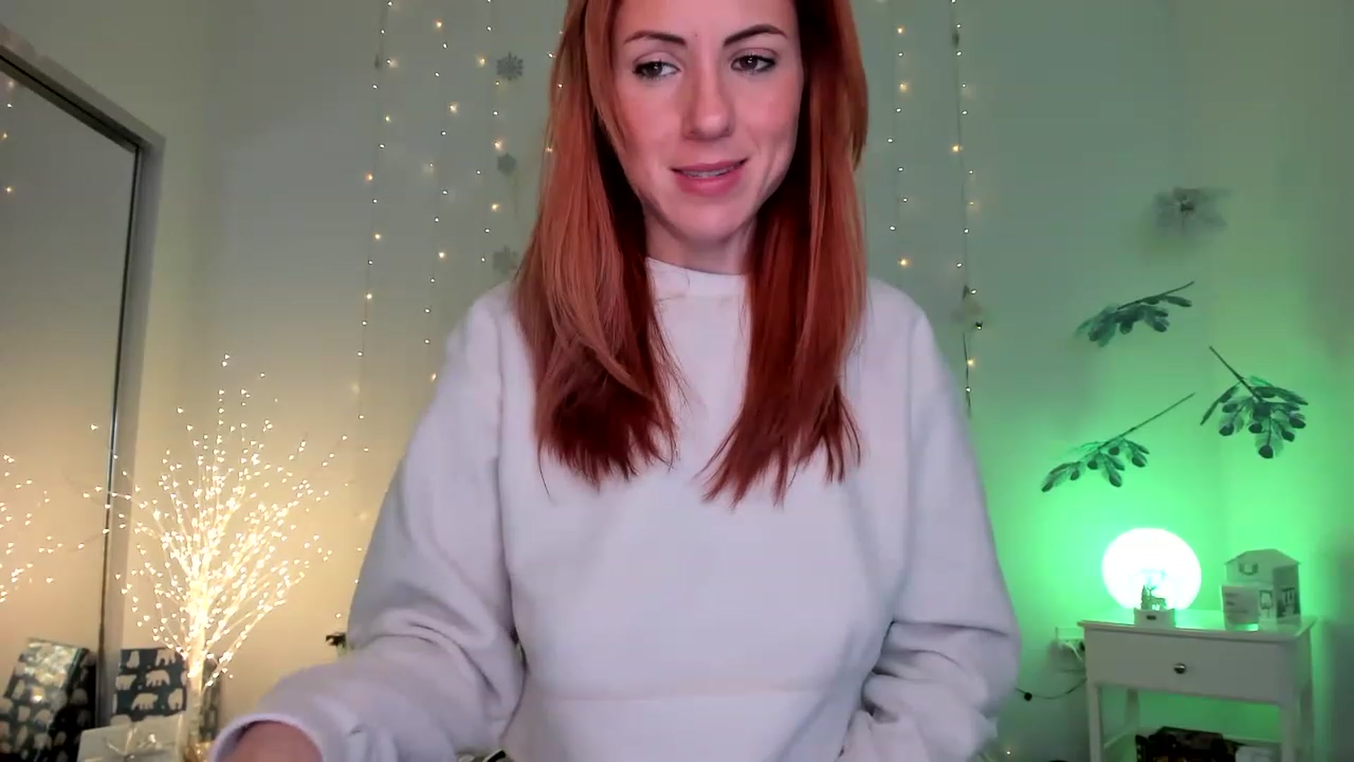 Gallery image thumbnail from AlisOnFire's myfreecams stream on, 12/13/2022, 04:57 image 20 of 20