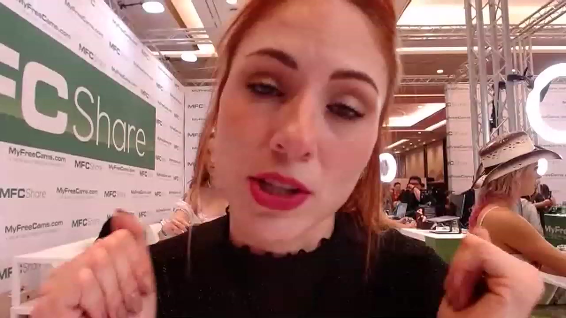Gallery image thumbnail from AlisOnFire's myfreecams stream on, 01/05/2023, 24:01 image 2 of 20