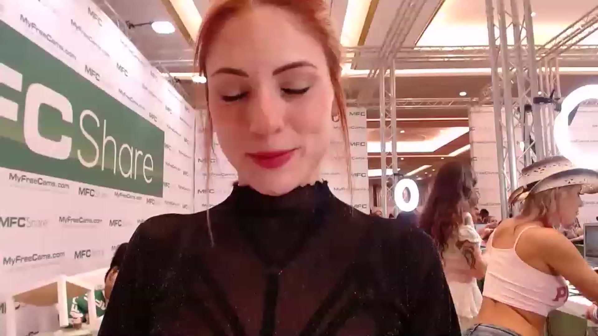 Gallery image thumbnail from AlisOnFire's myfreecams stream on, 01/05/2023, 24:13 image 18 of 20