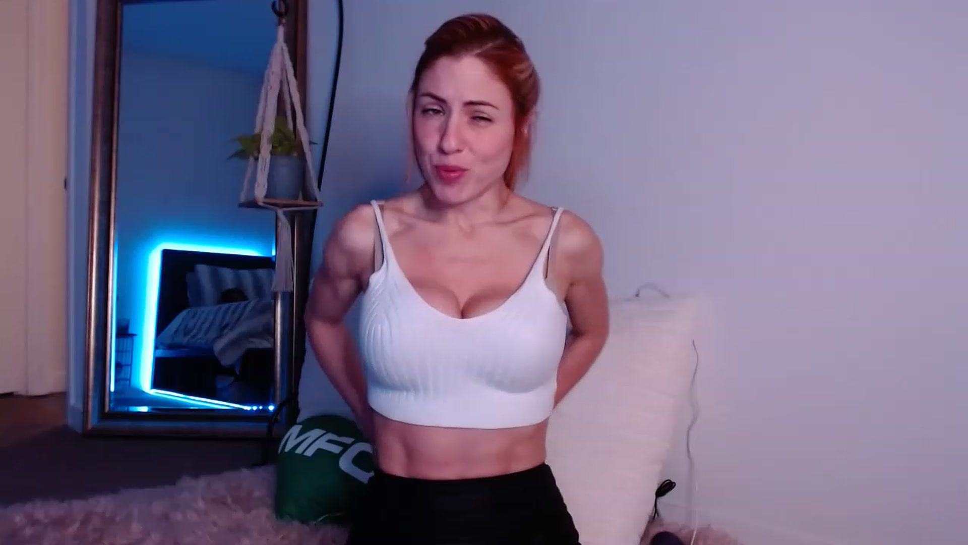 Gallery image thumbnail from AlisOnFire's myfreecams stream on, 01/14/2023, 04:43 image 12 of 20