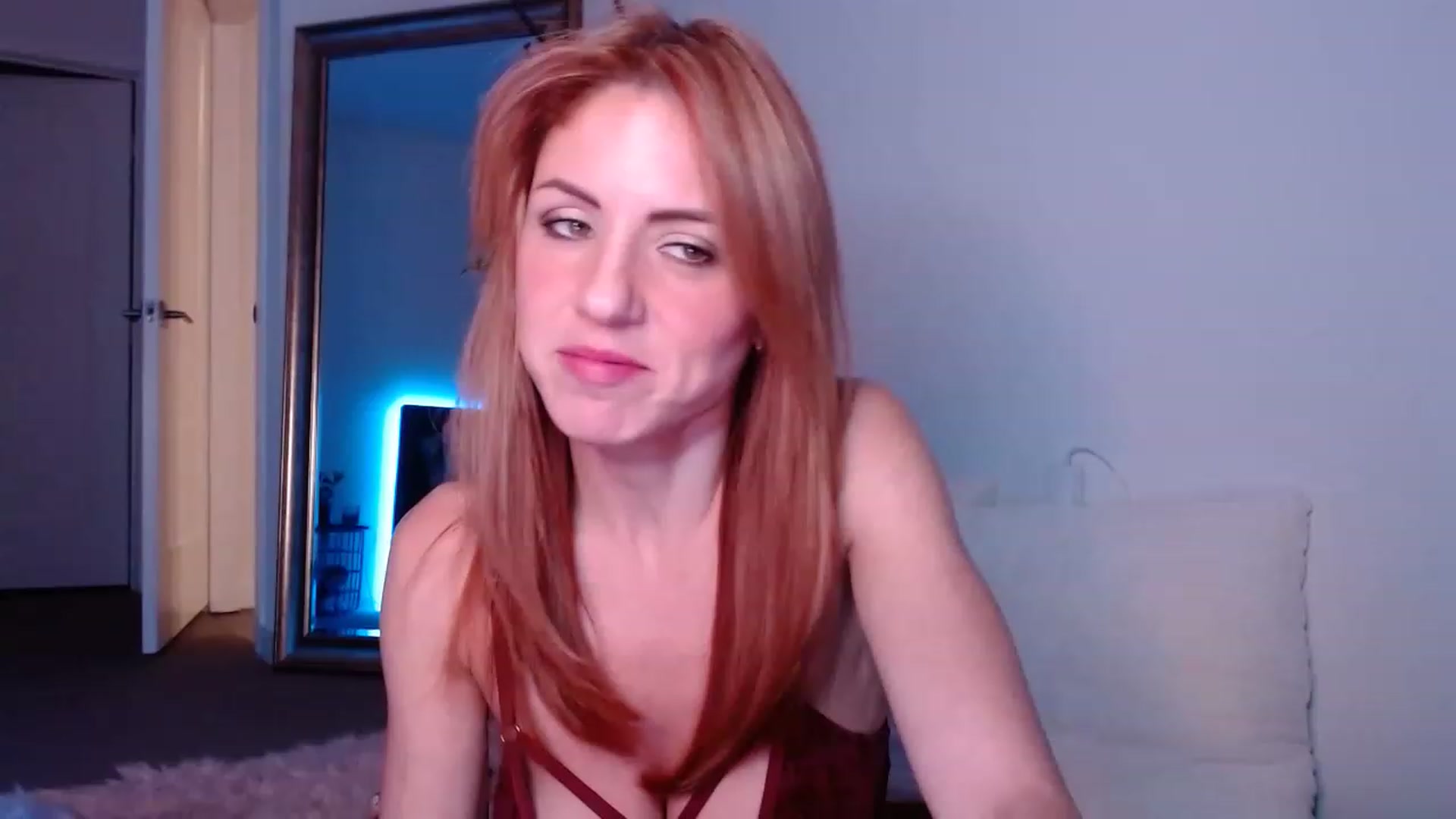 Gallery image thumbnail from AlisOnFire's myfreecams stream on, 01/16/2023, 05:11 image 15 of 20