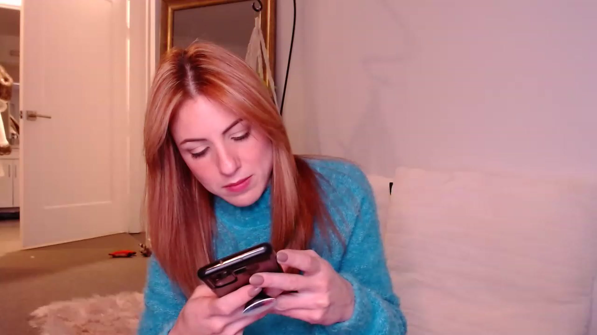 Gallery image thumbnail from AlisOnFire's myfreecams stream on, 01/17/2023, 03:54 image 18 of 20