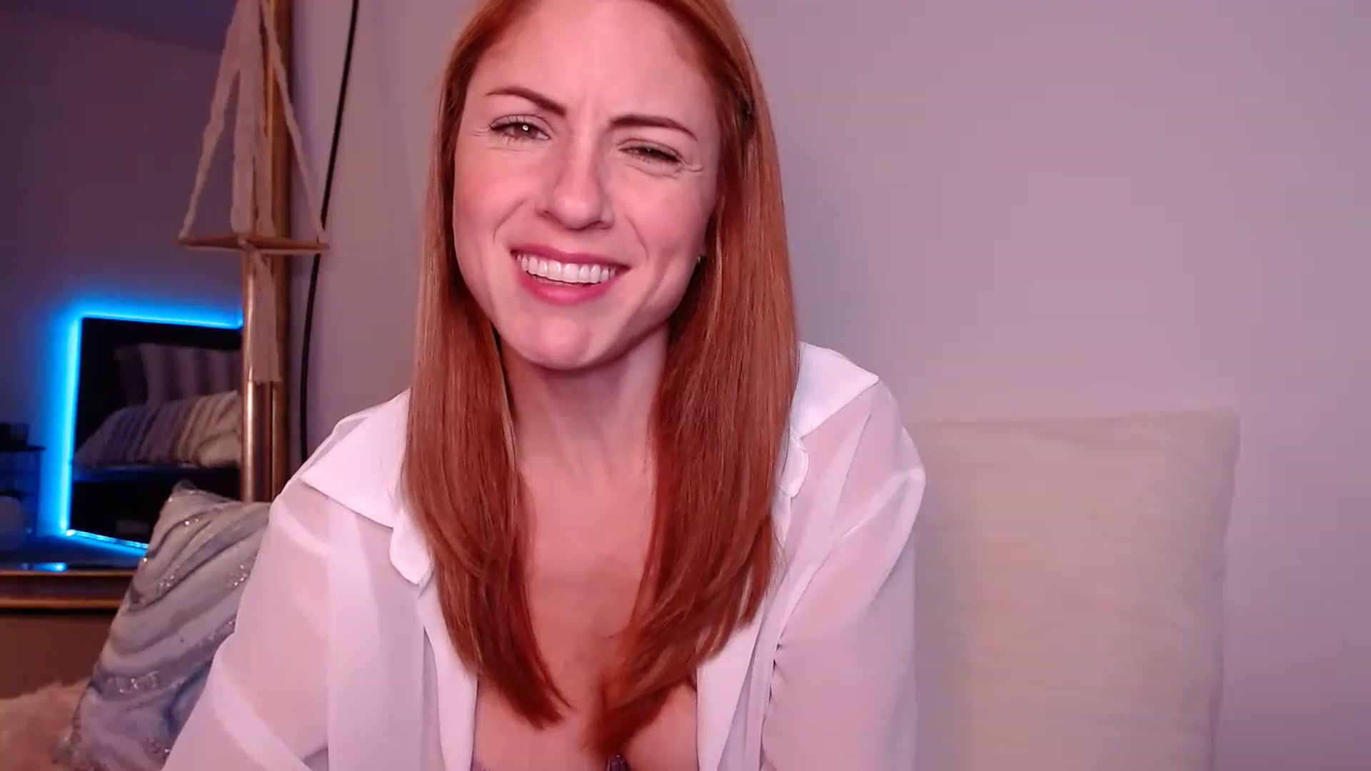 Gallery image thumbnail from AlisOnFire's myfreecams stream on, 01/21/2023, 03:55 image 18 of 20