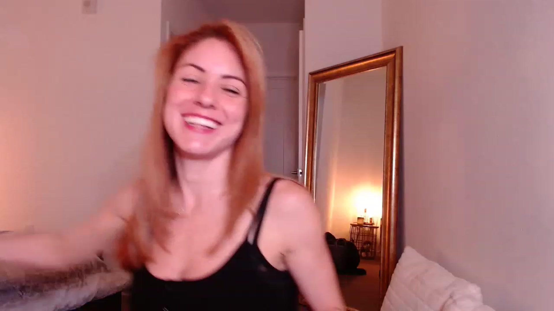 Gallery image thumbnail from AlisOnFire's myfreecams stream on, 01/26/2023, 04:26 image 5 of 20