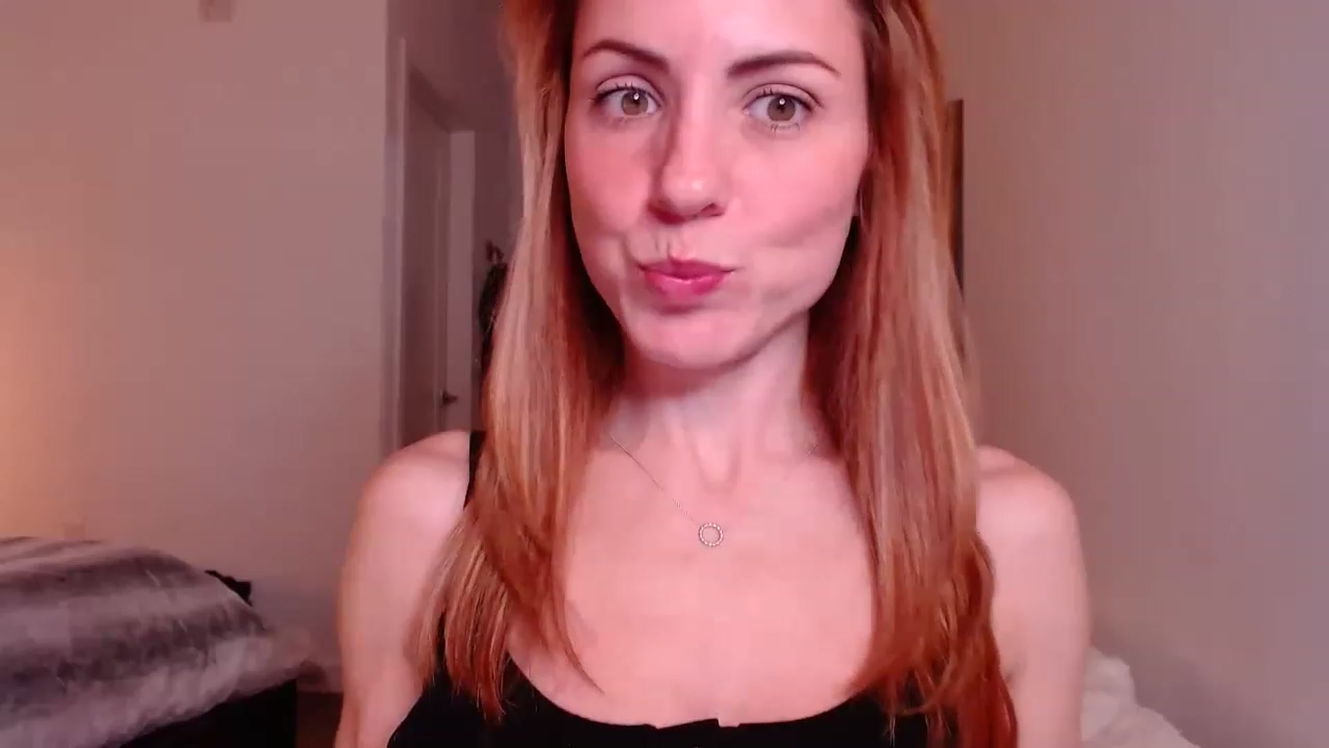 Gallery image thumbnail from AlisOnFire's myfreecams stream on, 01/26/2023, 04:26 image 7 of 20