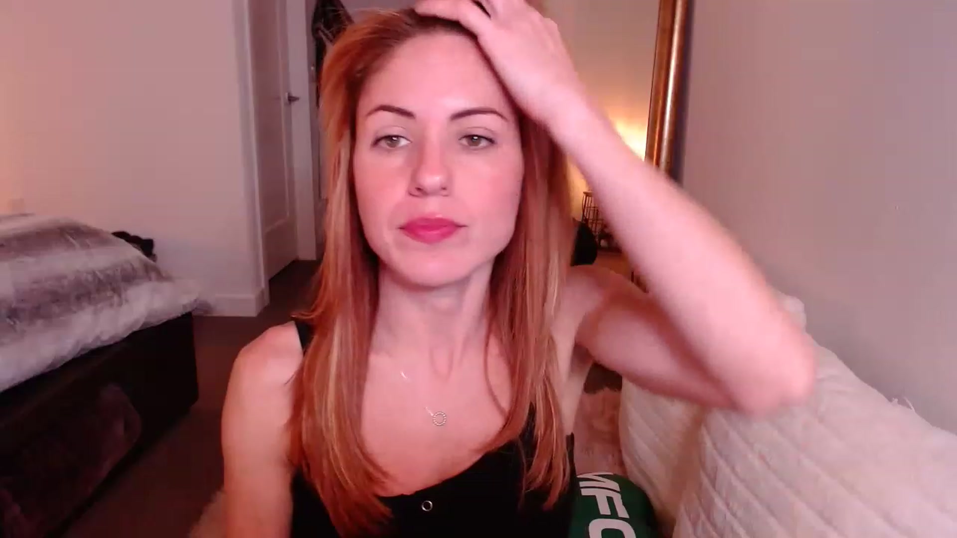 Gallery image thumbnail from AlisOnFire's myfreecams stream on, 01/26/2023, 04:26 image 19 of 20
