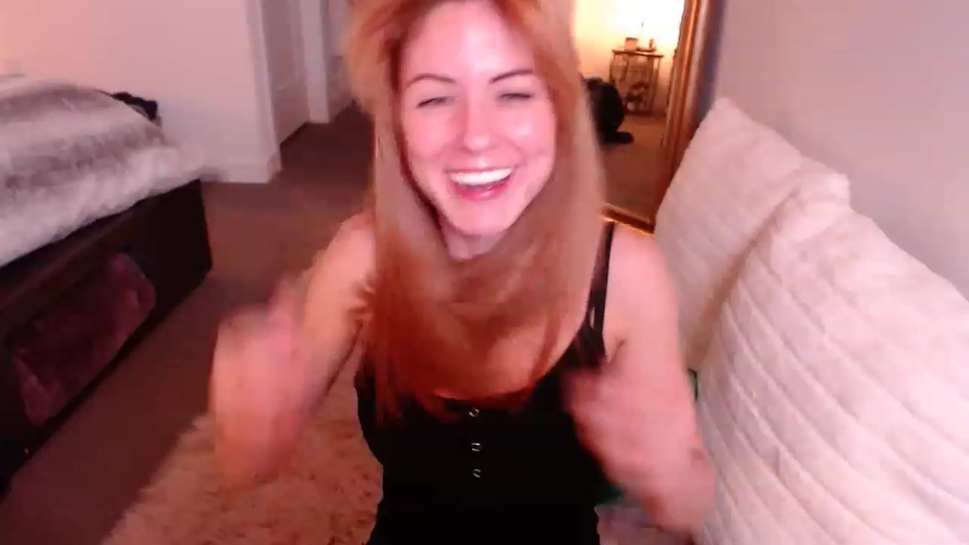Gallery image thumbnail from AlisOnFire's myfreecams stream on, 01/26/2023, 04:26 image 10 of 20