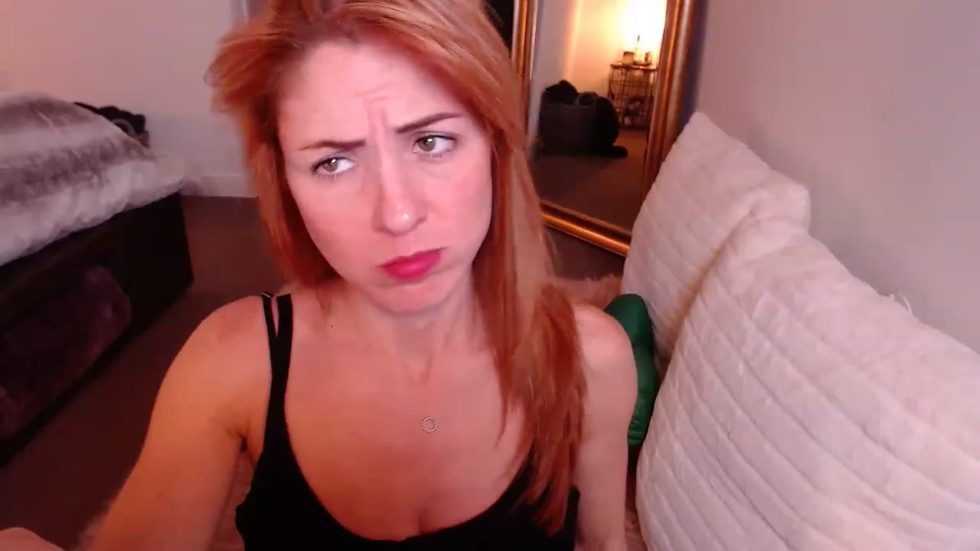 Gallery image thumbnail from AlisOnFire's myfreecams stream on, 01/26/2023, 05:17 image 13 of 20