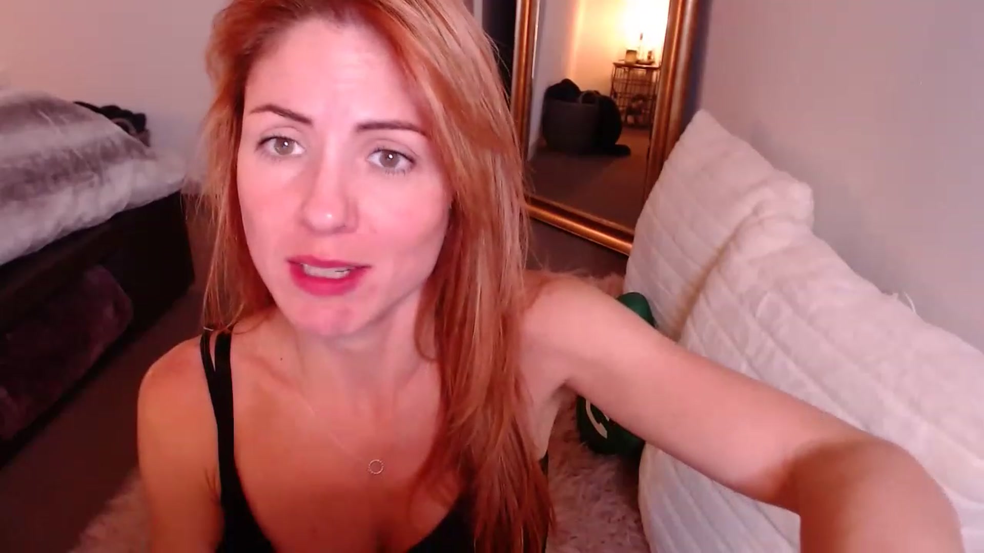 Gallery image thumbnail from AlisOnFire's myfreecams stream on, 01/26/2023, 05:17 image 14 of 20