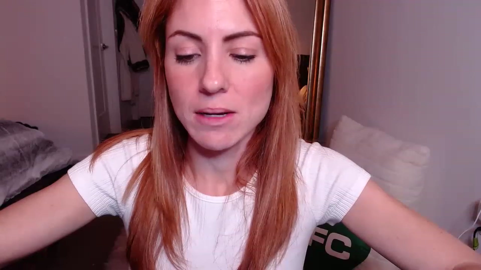 Gallery image thumbnail from AlisOnFire's myfreecams stream on, 01/27/2023, 03:00 image 6 of 20