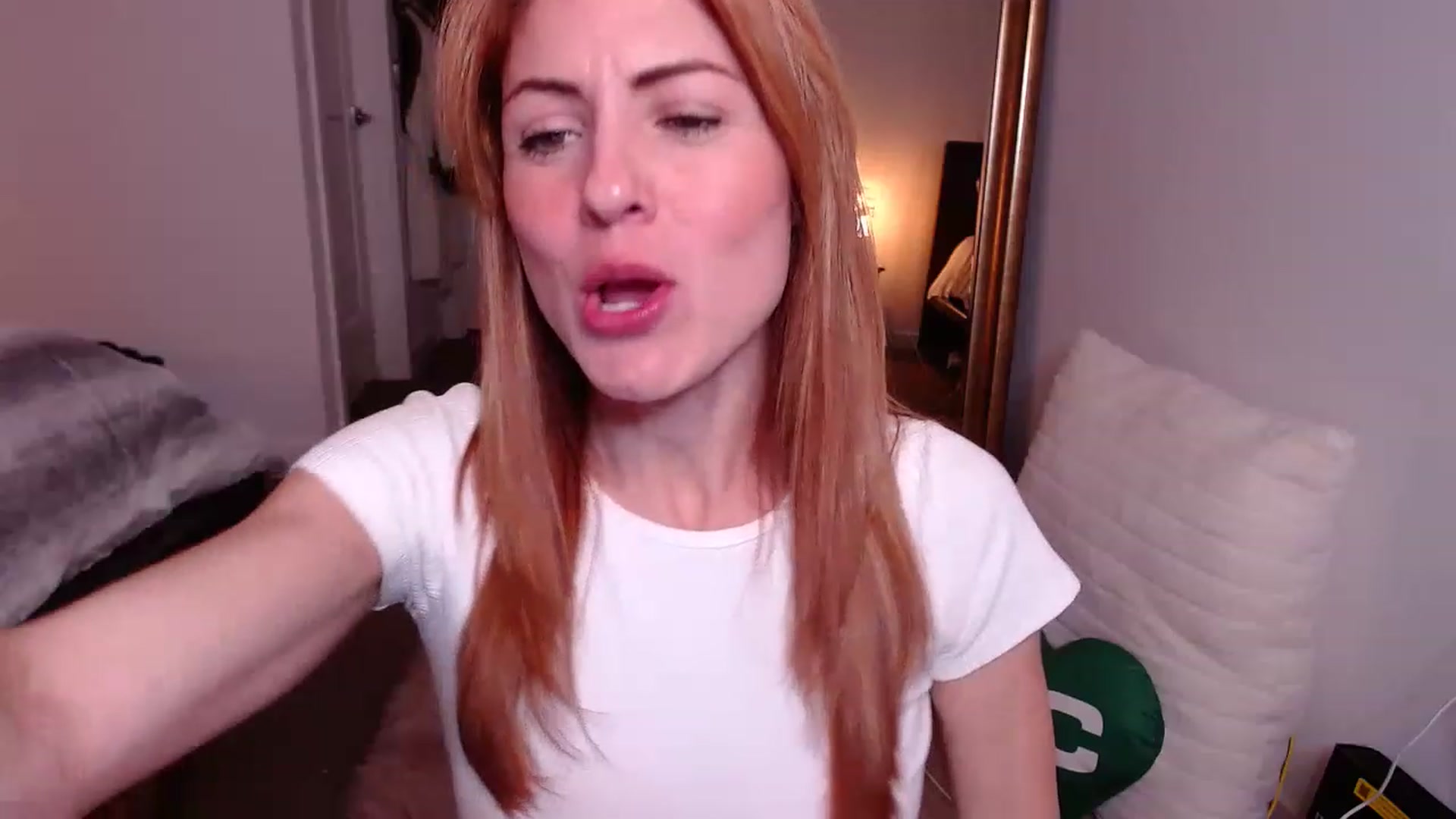 Gallery image thumbnail from AlisOnFire's myfreecams stream on, 01/27/2023, 03:00 image 5 of 20