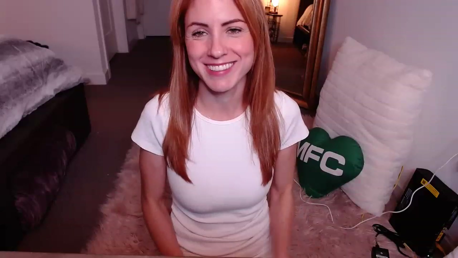 Gallery image thumbnail from AlisOnFire's myfreecams stream on, 01/27/2023, 03:00 image 4 of 20