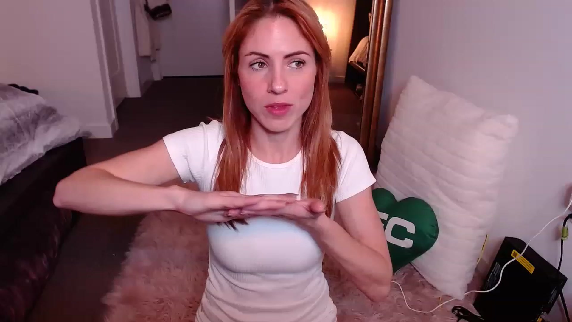 Gallery image thumbnail from AlisOnFire's myfreecams stream on, 01/27/2023, 03:00 image 9 of 20