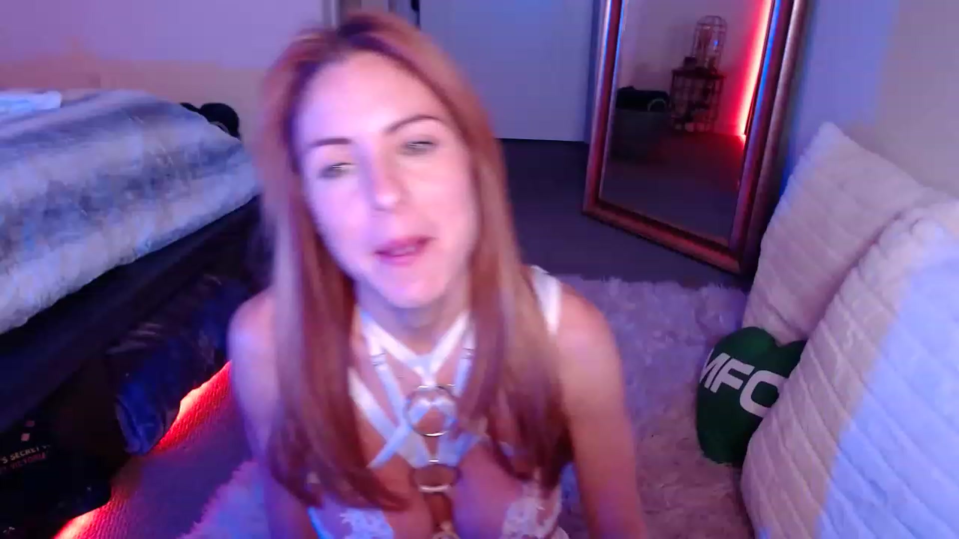 Gallery image thumbnail from AlisOnFire's myfreecams stream on, 01/28/2023, 04:05 image 20 of 20