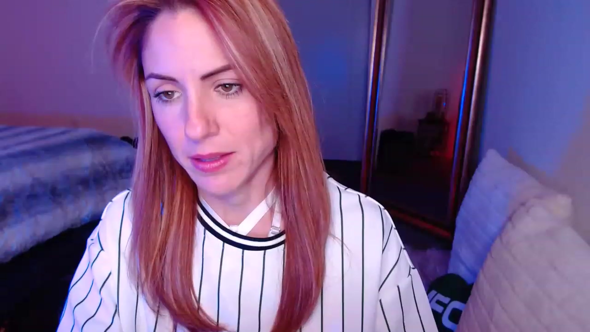 Gallery image thumbnail from AlisOnFire's myfreecams stream on, 01/28/2023, 04:05 image 6 of 20