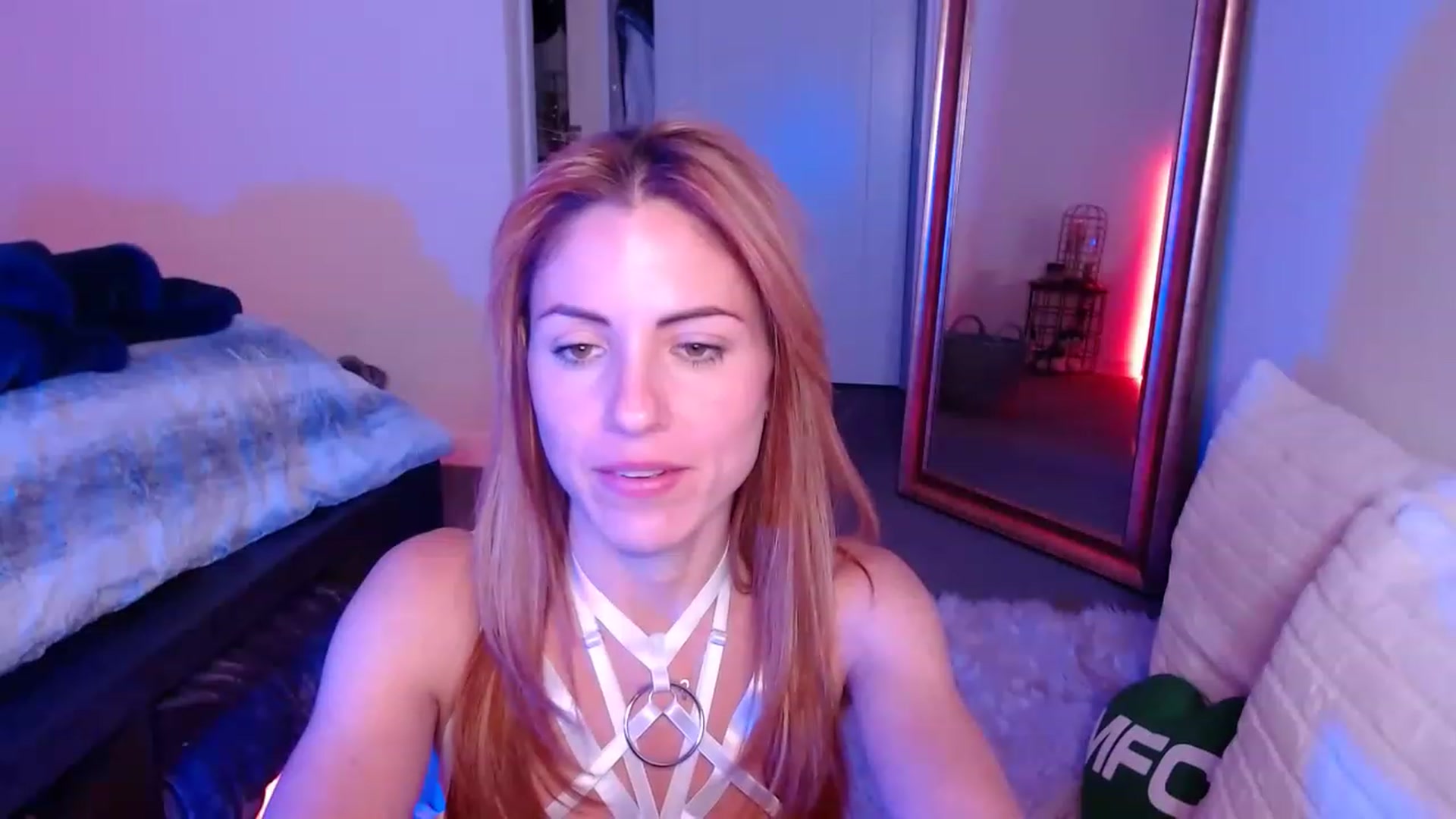 Gallery image thumbnail from AlisOnFire's myfreecams stream on, 01/28/2023, 05:33 image 10 of 20