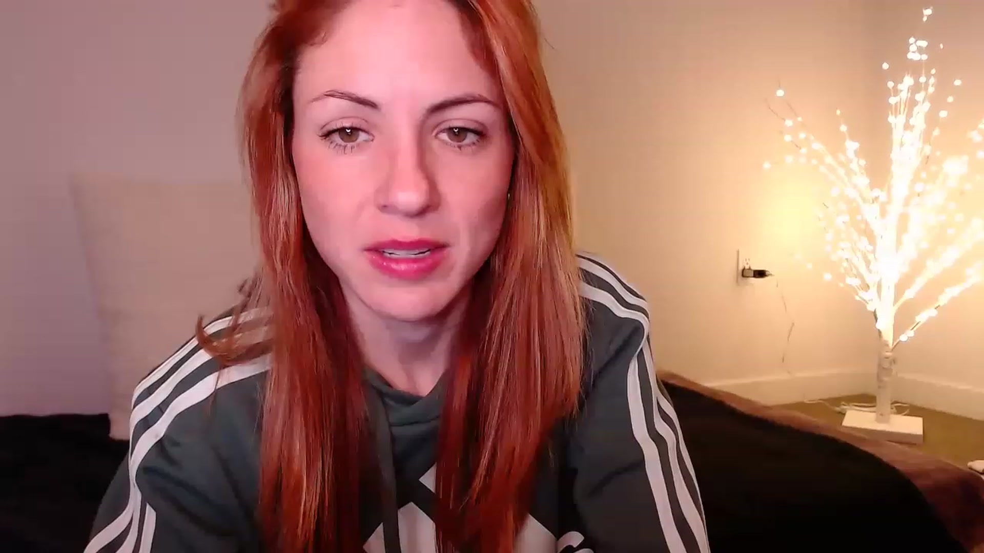 Gallery image thumbnail from AlisOnFire's myfreecams stream on, 02/03/2023, 09:04 image 8 of 20