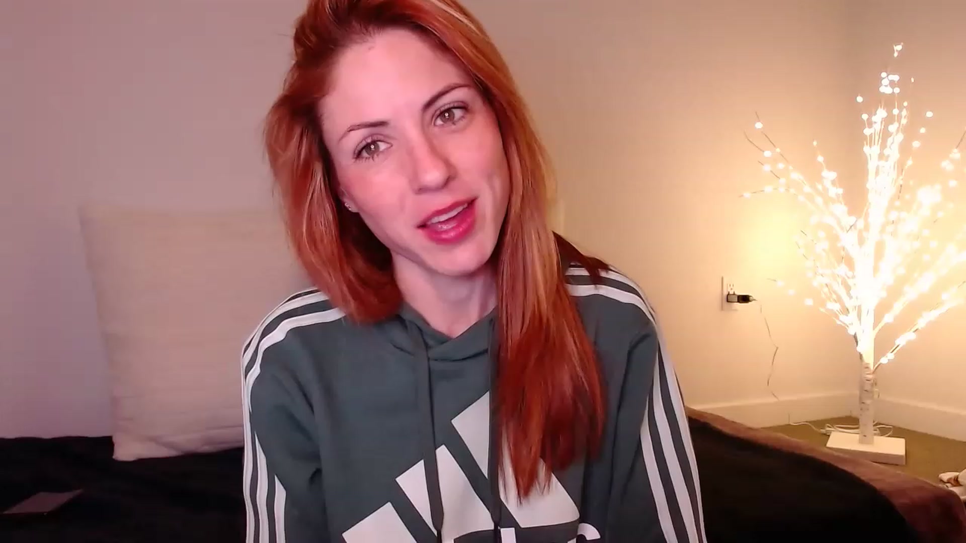 Gallery image thumbnail from AlisOnFire's myfreecams stream on, 02/03/2023, 09:04 image 2 of 20