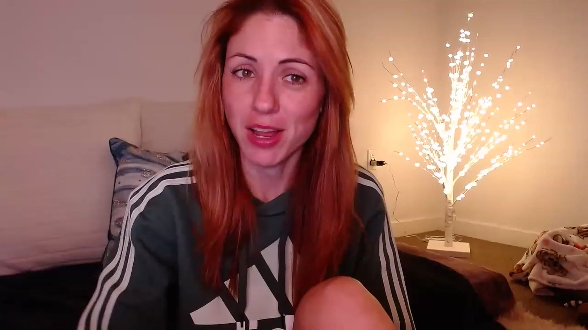 Gallery image thumbnail from AlisOnFire's myfreecams stream on, 02/03/2023, 09:04 image 19 of 20