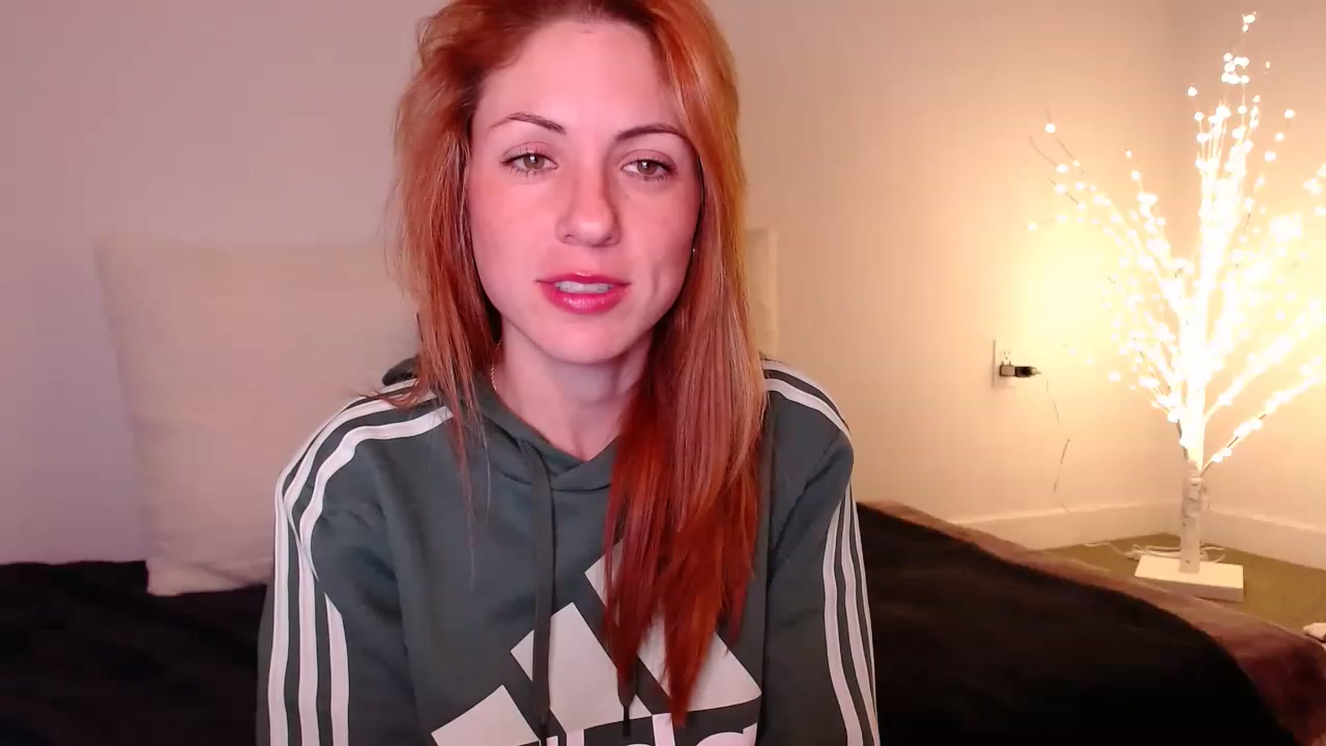 Gallery image thumbnail from AlisOnFire's myfreecams stream on, 02/03/2023, 09:04 image 10 of 20