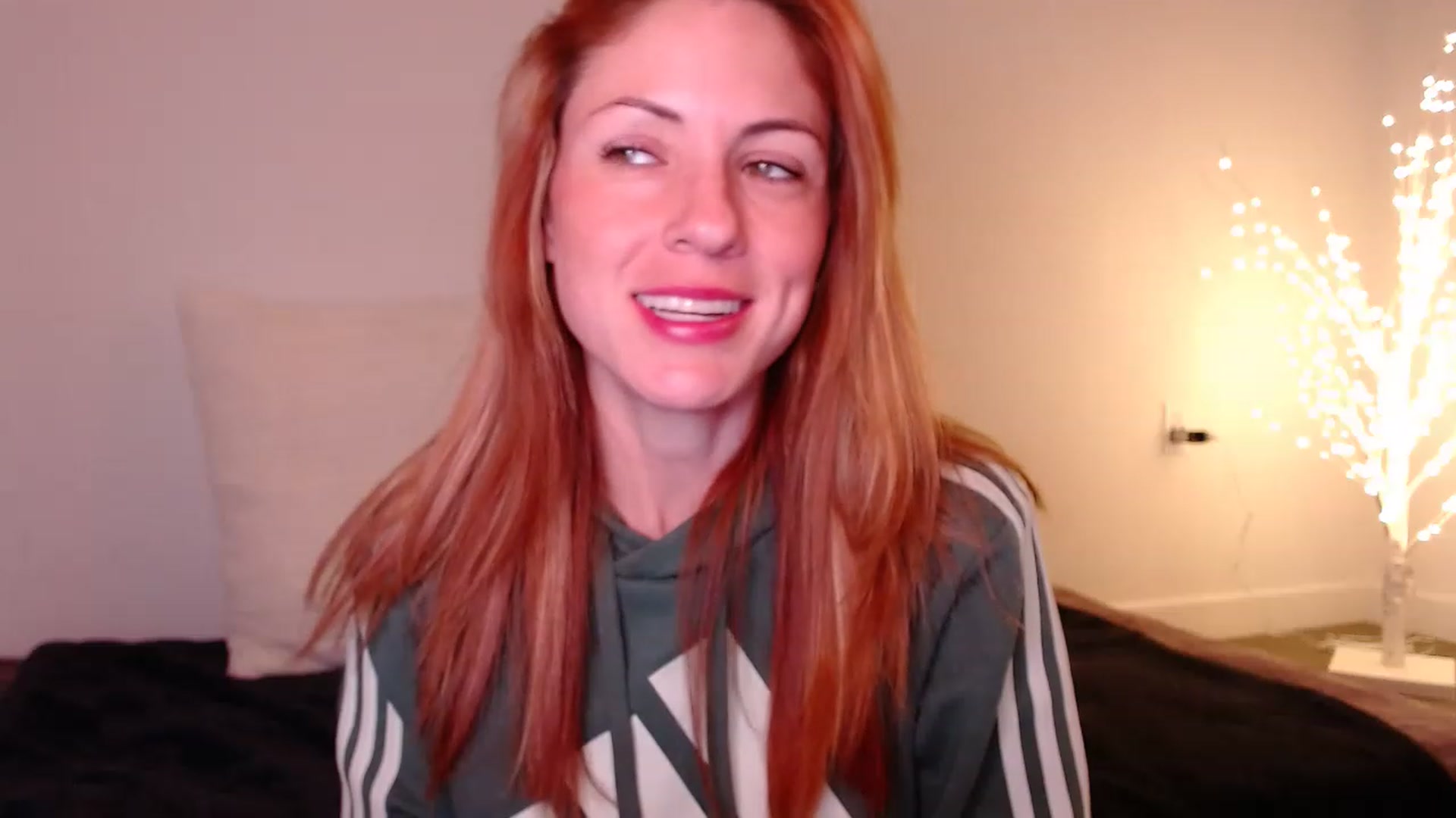 Gallery image thumbnail from AlisOnFire's myfreecams stream on, 02/03/2023, 09:04 image 4 of 20