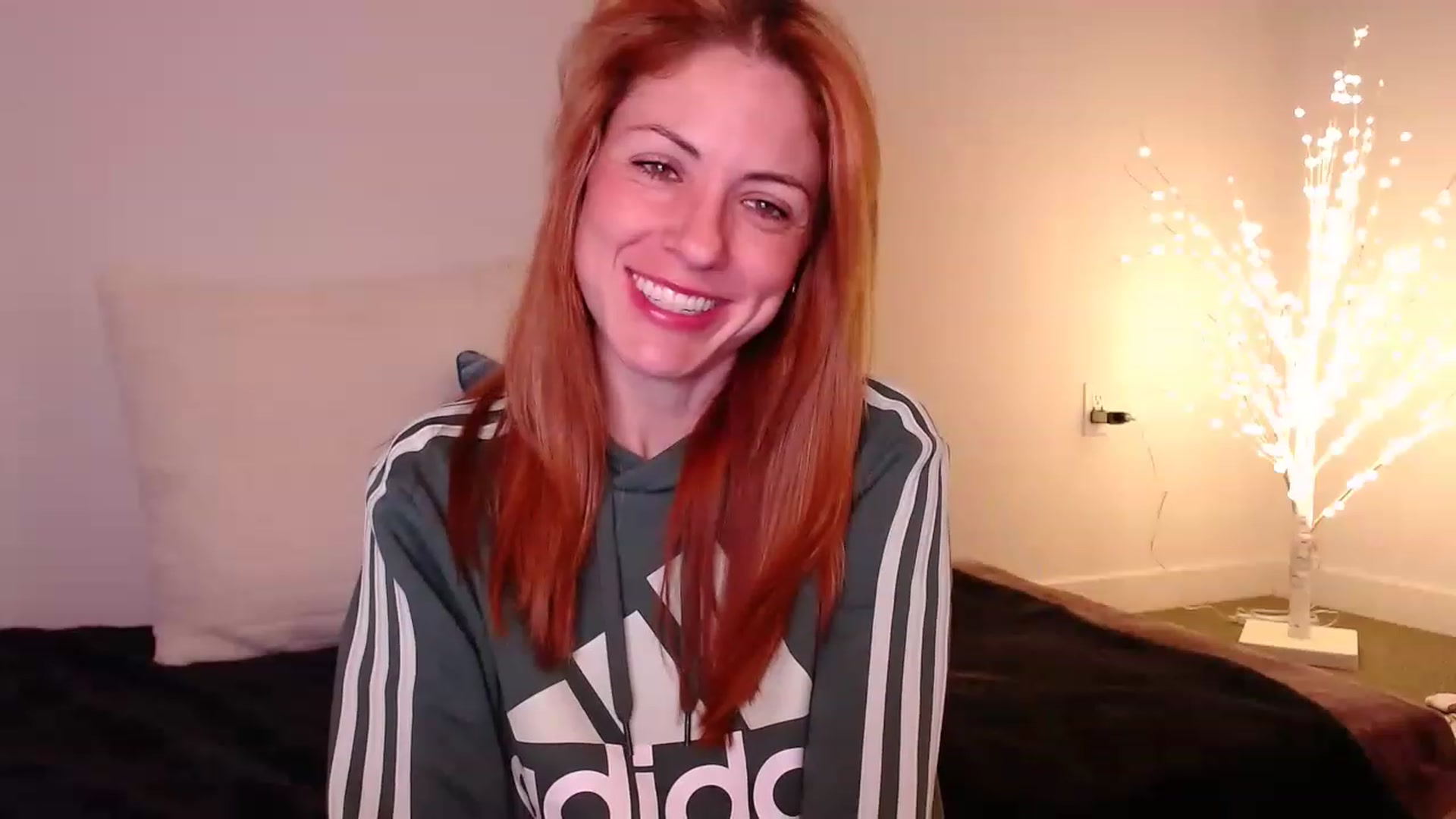 Gallery image thumbnail from AlisOnFire's myfreecams stream on, 02/03/2023, 09:04 image 11 of 20