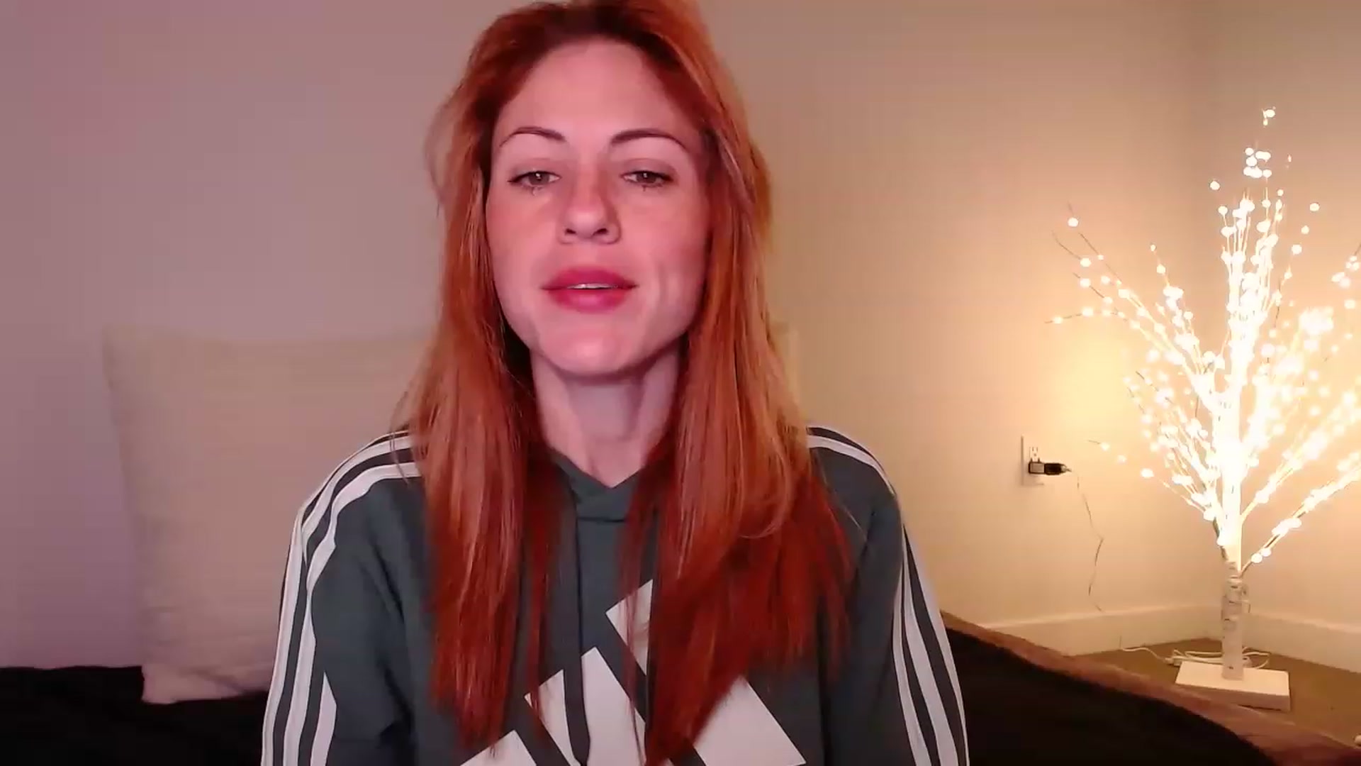 Gallery image thumbnail from AlisOnFire's myfreecams stream on, 02/03/2023, 09:04 image 6 of 20