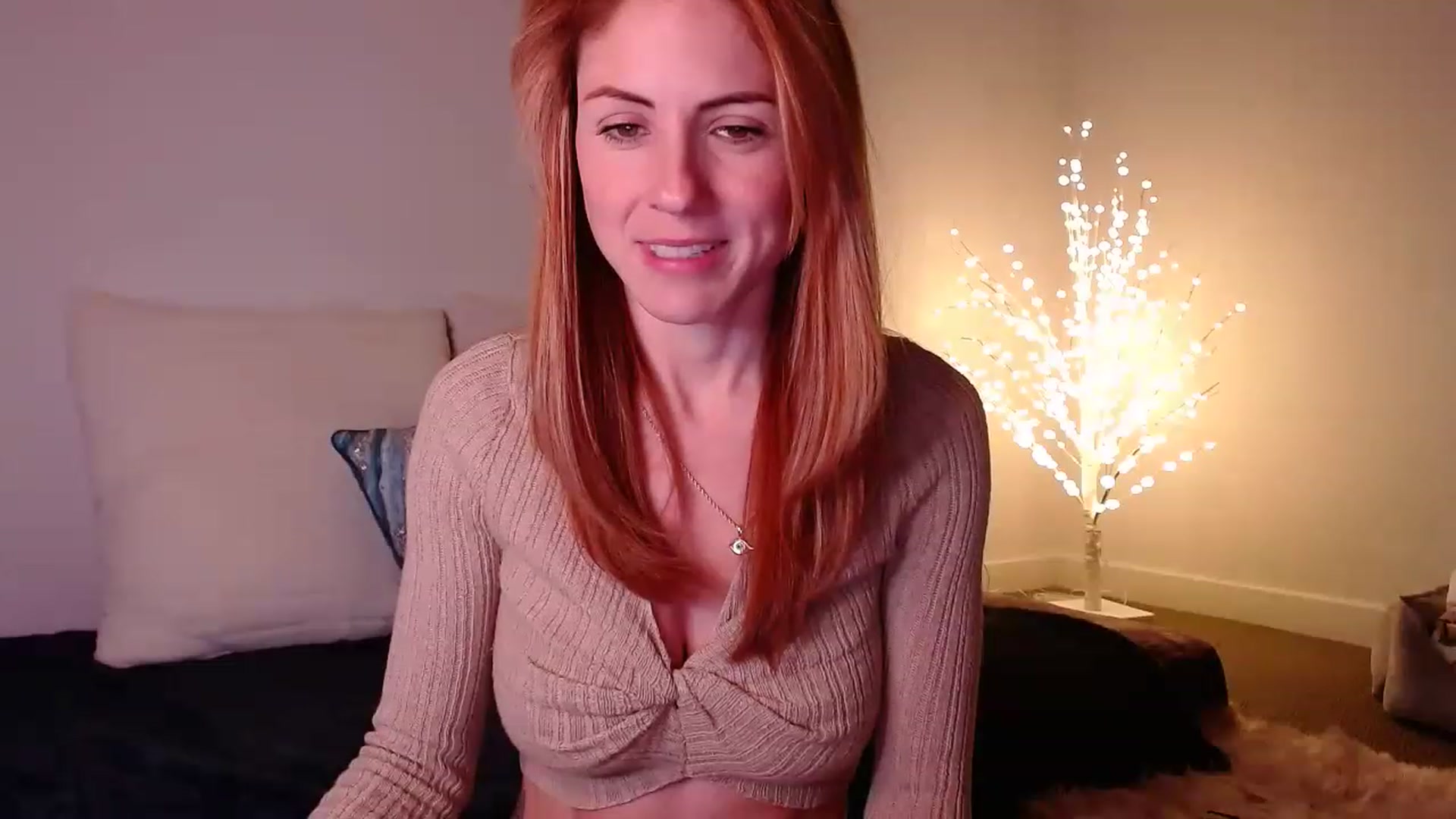 Gallery image thumbnail from AlisOnFire's myfreecams stream on, 02/06/2023, 05:36 image 8 of 20