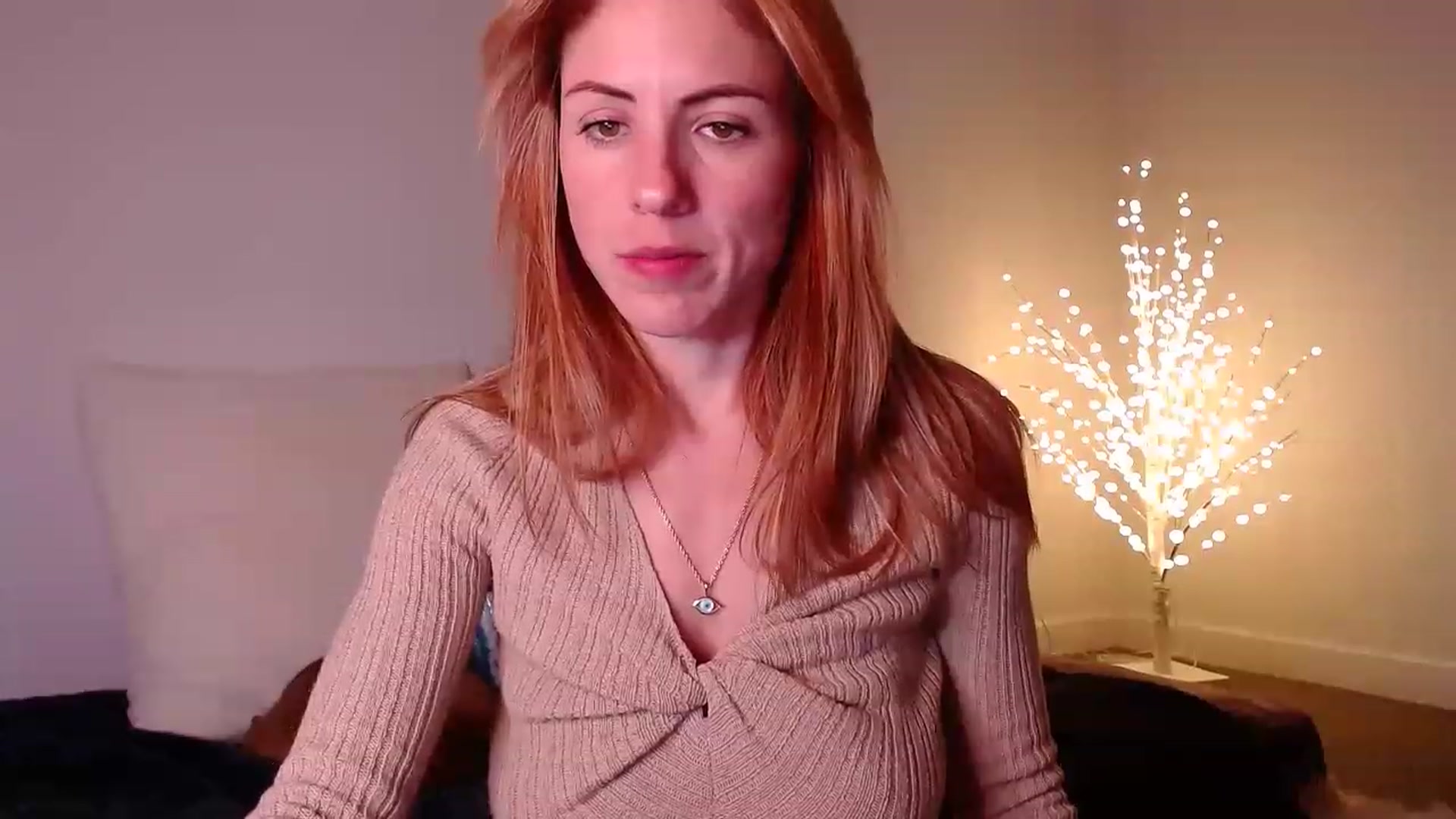 Gallery image thumbnail from AlisOnFire's myfreecams stream on, 02/06/2023, 07:26 image 12 of 20