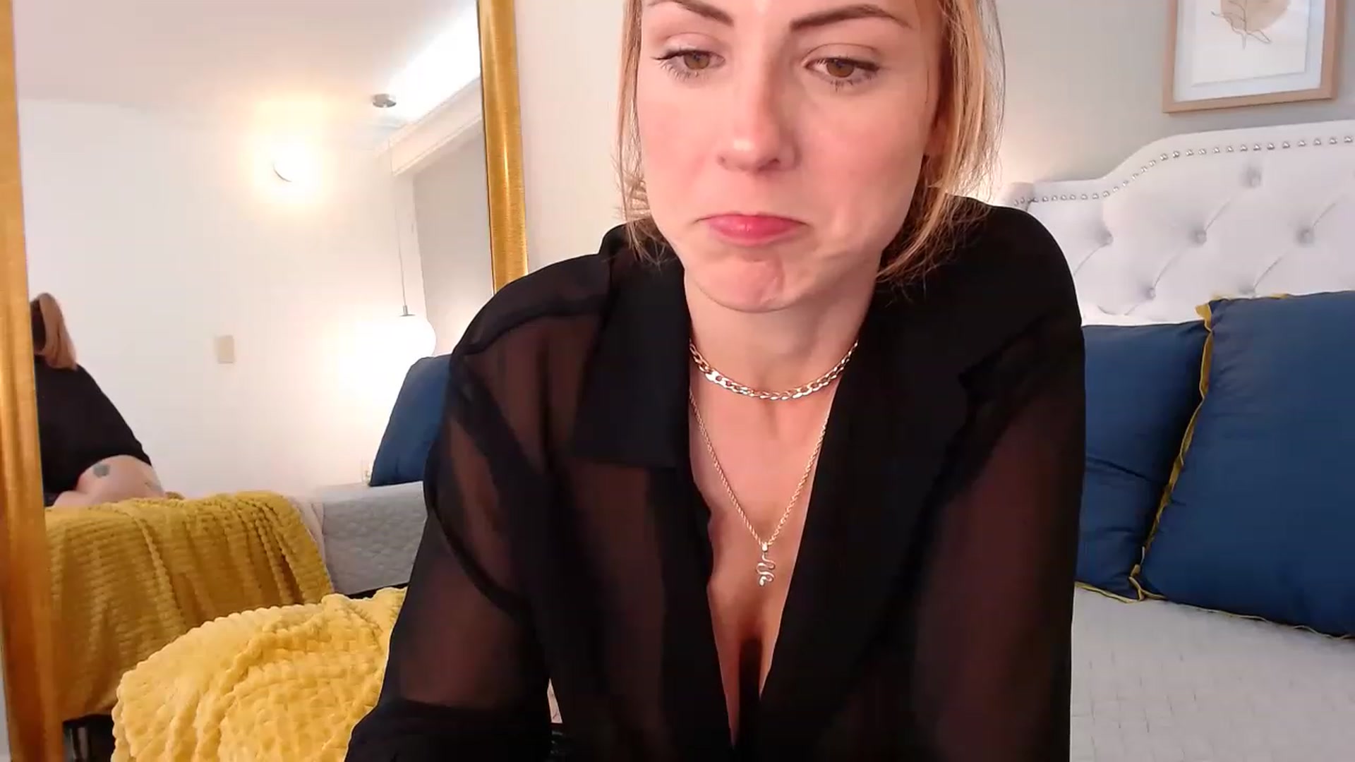 Gallery image thumbnail from AlisOnFire's myfreecams stream on, 03/14/2023, 03:50 image 19 of 20