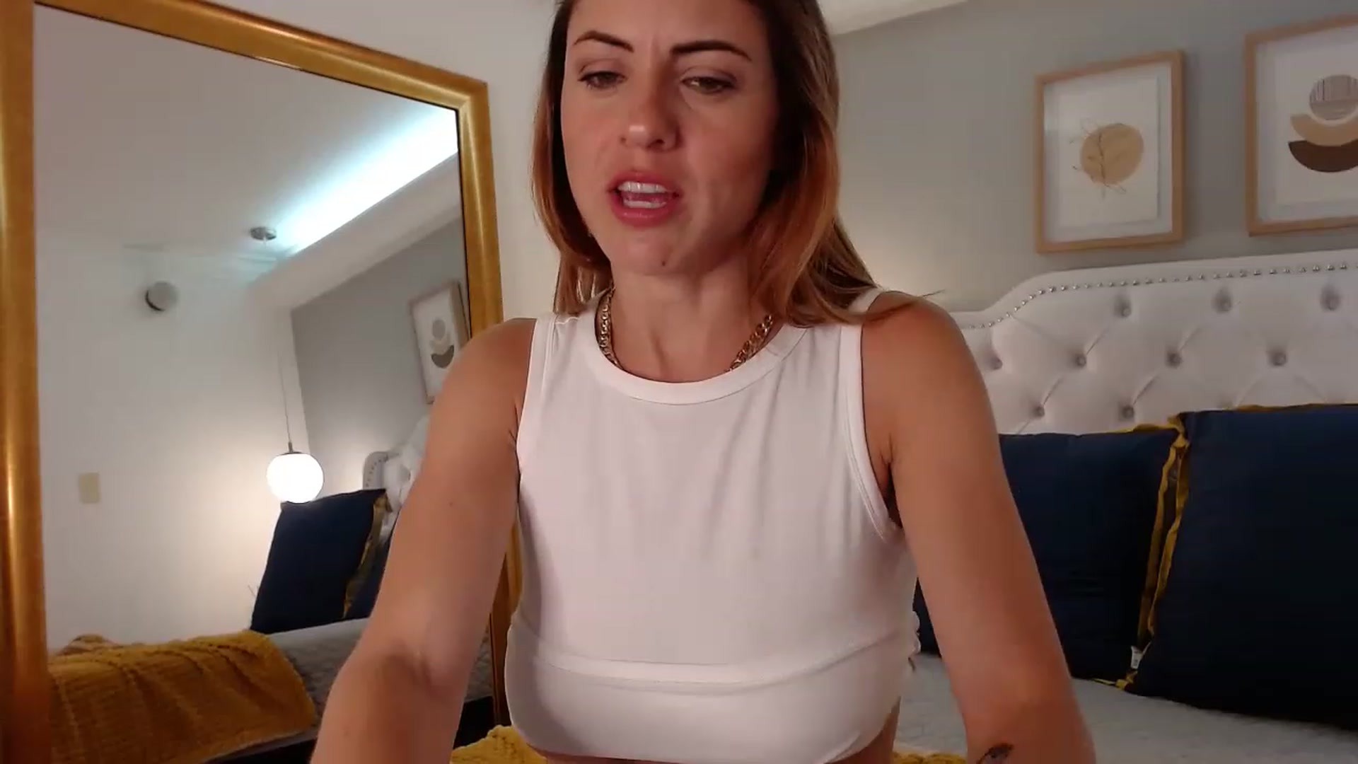 Gallery image thumbnail from AlisOnFire's myfreecams stream on, 04/26/2023, 02:49 image 14 of 20