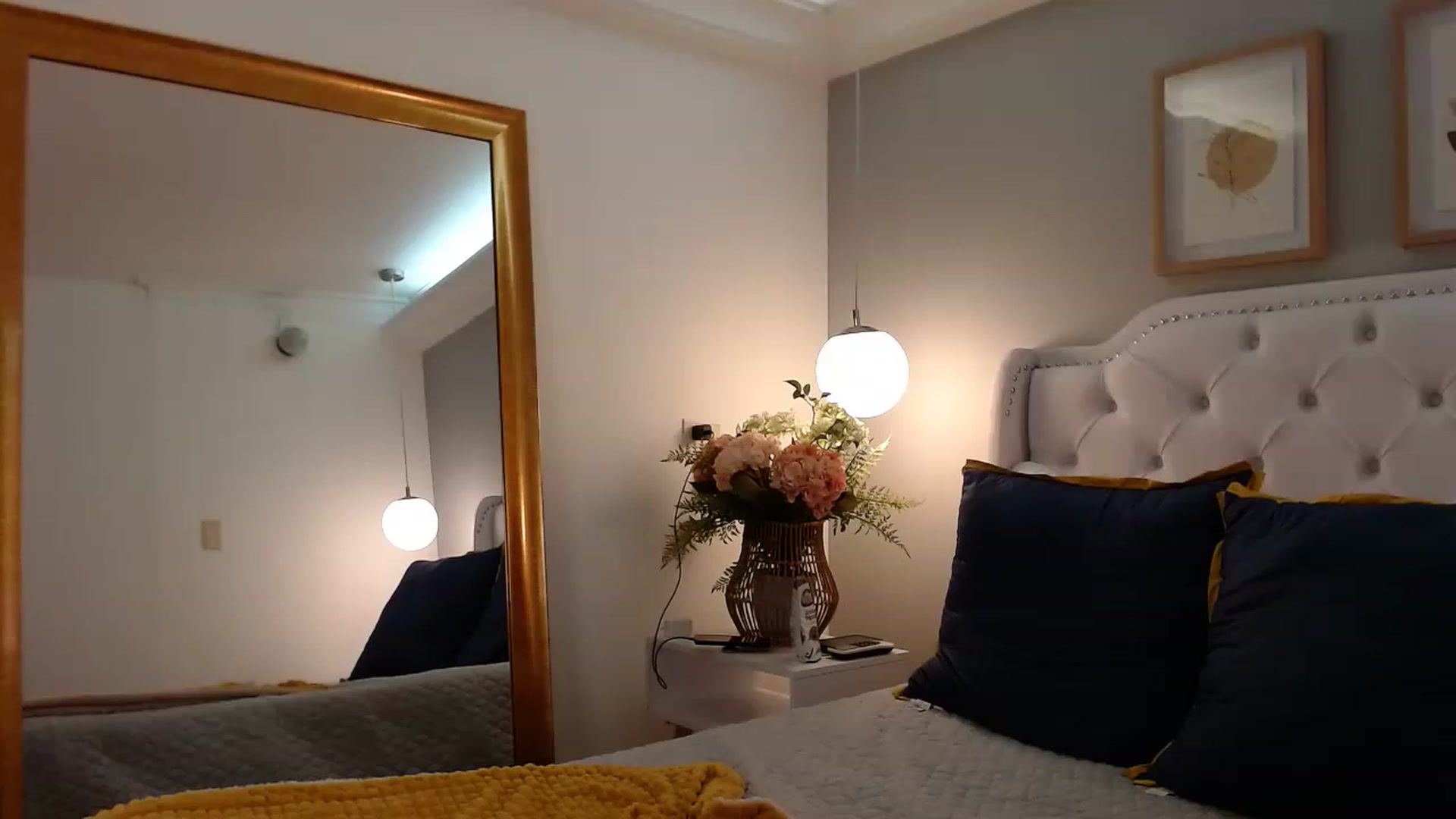 Gallery image thumbnail from AlisOnFire's myfreecams stream on, 05/12/2023, 02:50 image 20 of 20