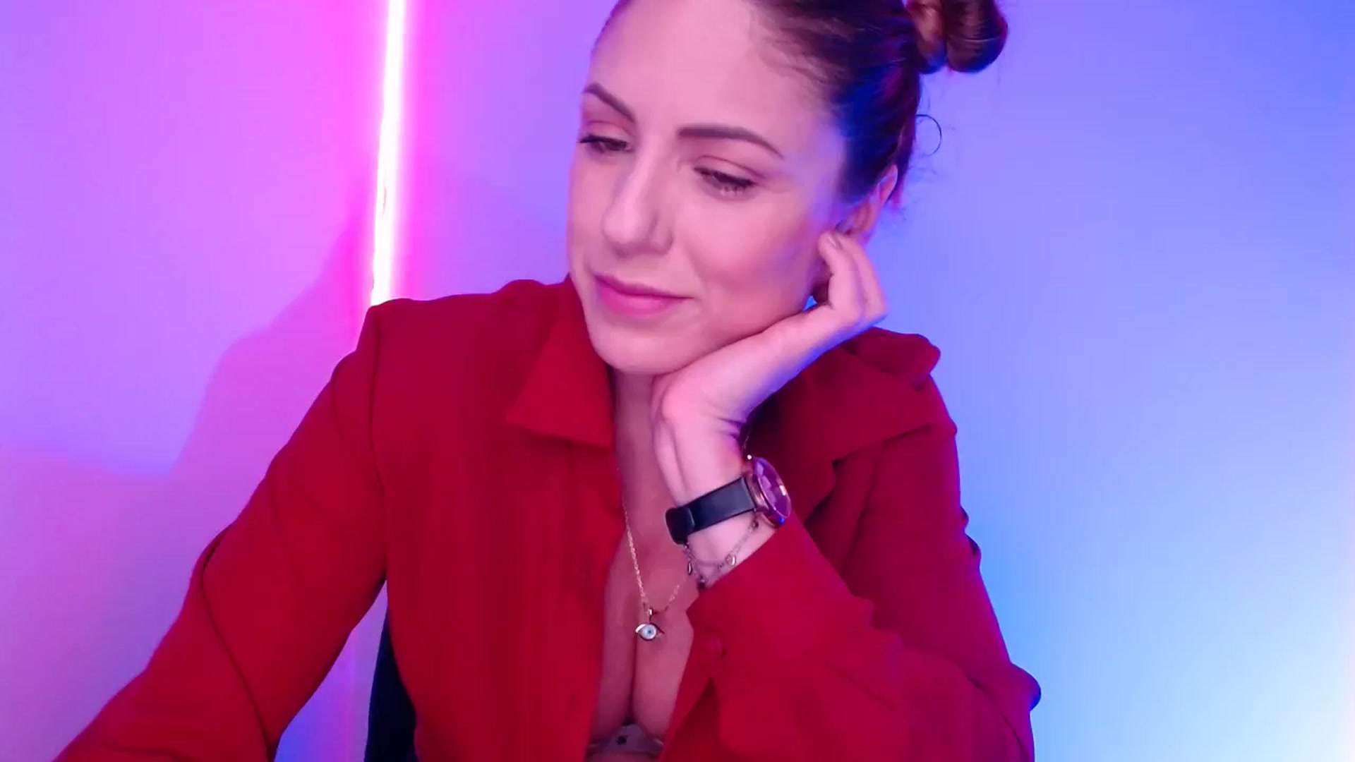 Gallery image thumbnail from AlisOnFire's myfreecams stream on, 09/18/2023, 02:27 image 6 of 20