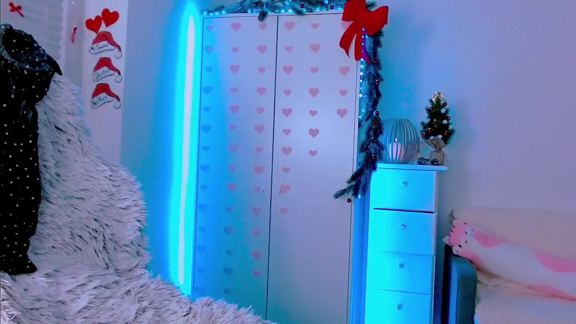 Gallery image thumbnail from AlisSun's myfreecams stream on, 01/04/2026, 07:13 image 2 of 20