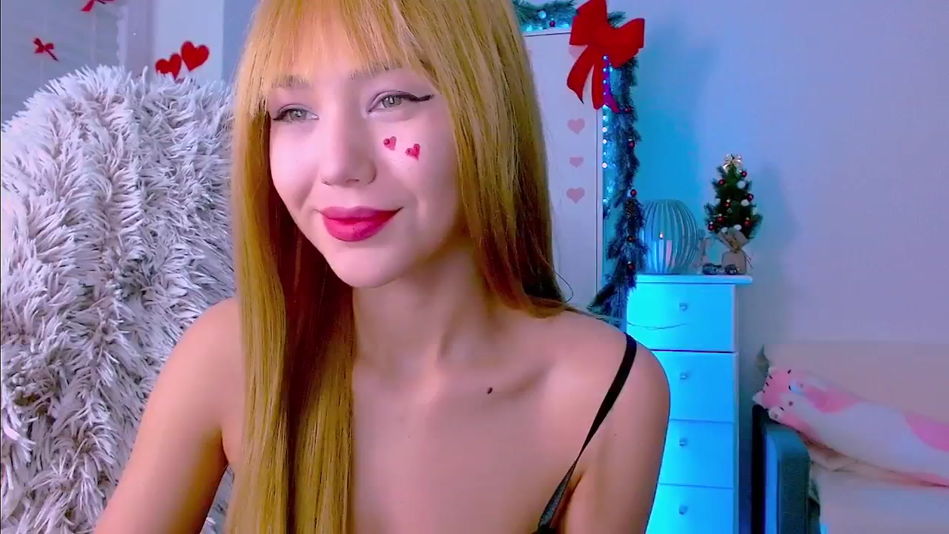 Gallery image thumbnail from AlisSun's myfreecams stream on, 01/06/2026, 05:09 image 17 of 20