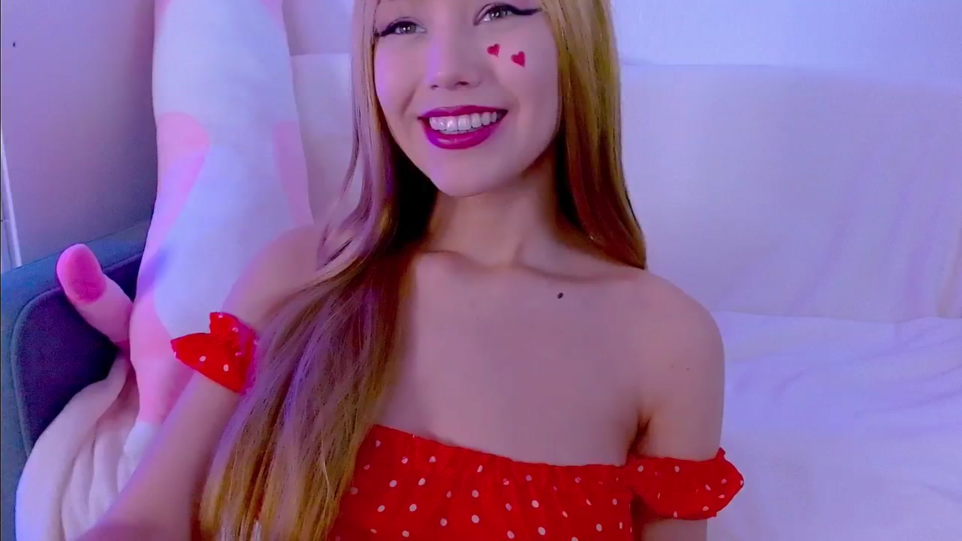 Gallery image thumbnail from AlisSun's myfreecams stream on, 01/18/2026, 07:57 image 5 of 20
