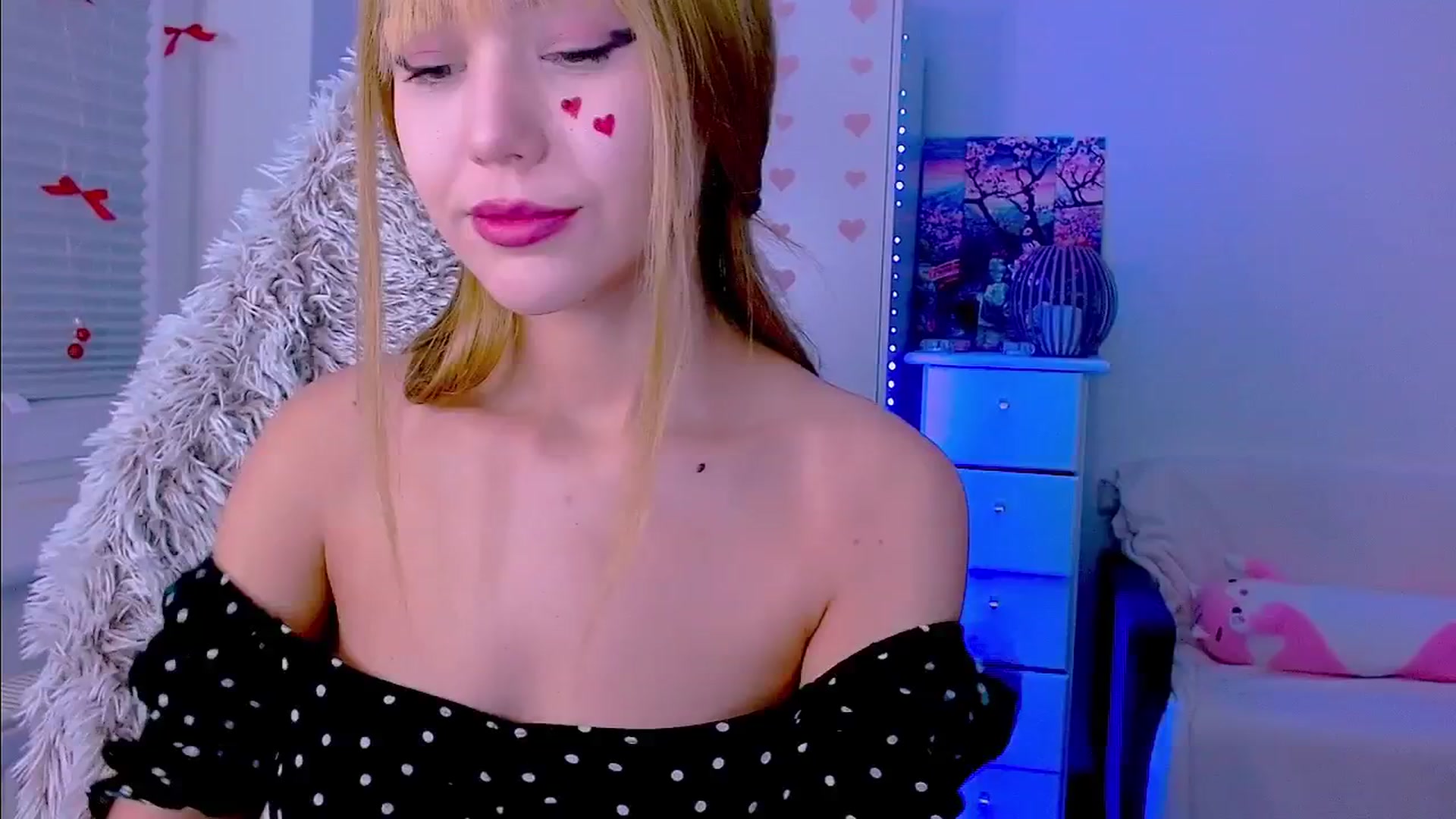 Gallery image thumbnail from AlisSun's myfreecams stream on, 01/22/2026, 04:27 image 12 of 20