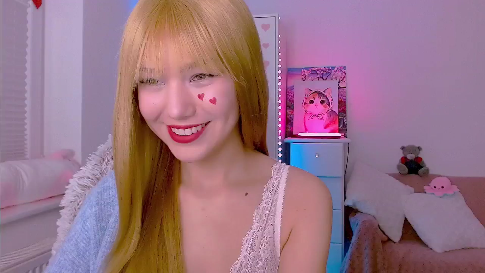 Gallery image thumbnail from AlisSun's myfreecams stream on, 03/28/2026, 01:39 image 6 of 20