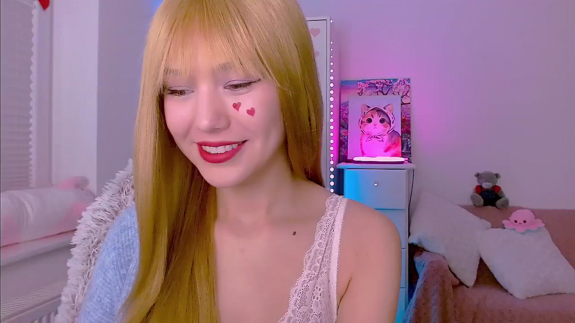 Gallery image thumbnail from AlisSun's myfreecams stream on, 03/28/2026, 01:39 image 8 of 20
