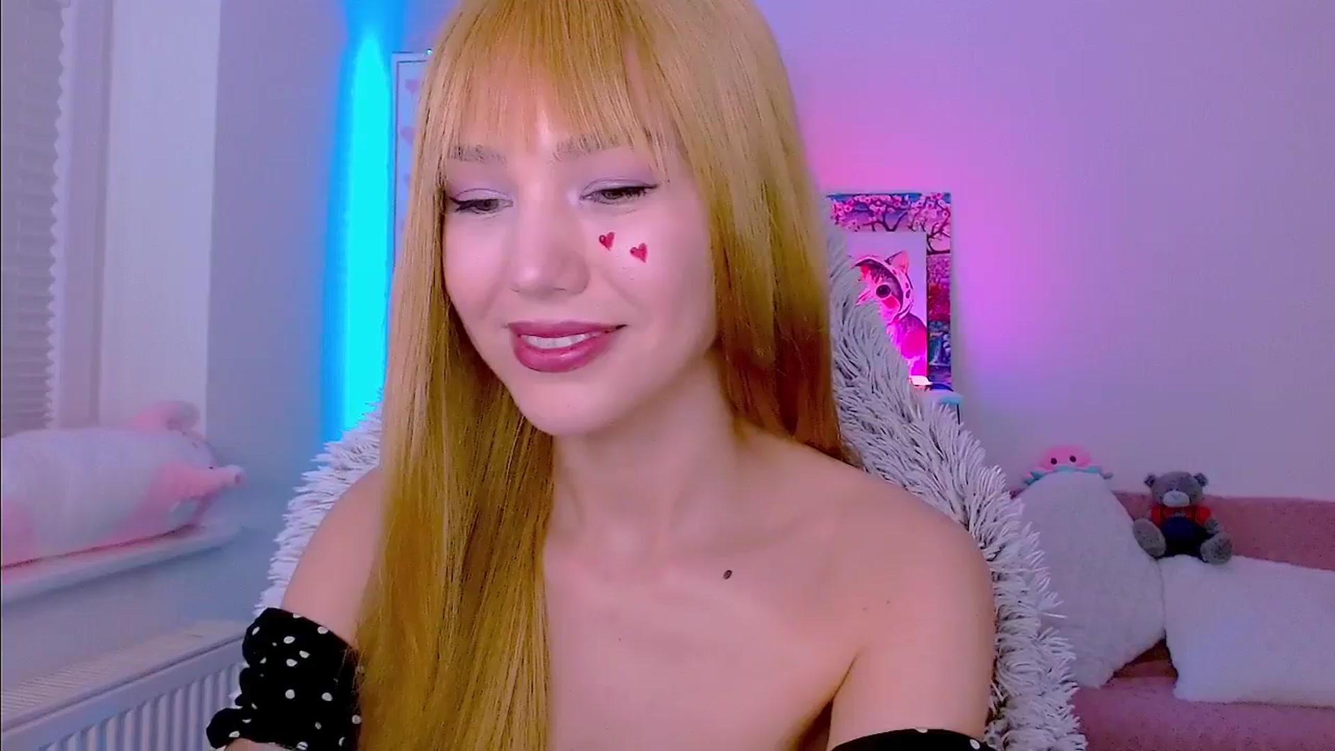 Gallery image thumbnail from AlisSun's myfreecams stream on, 04/06/2026, 02:57 image 14 of 20