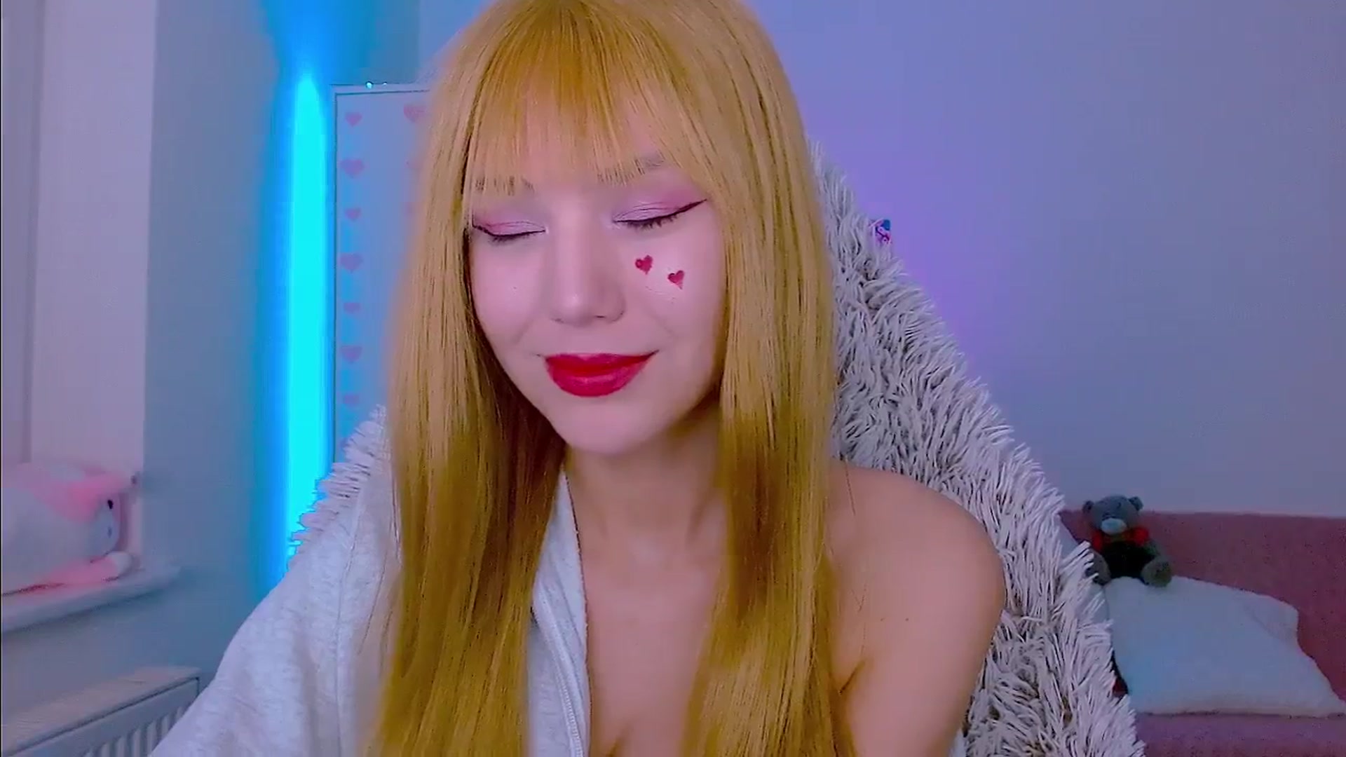 Gallery image thumbnail from AlisSun's myfreecams stream on, 04/13/2026, 03:23 image 9 of 20