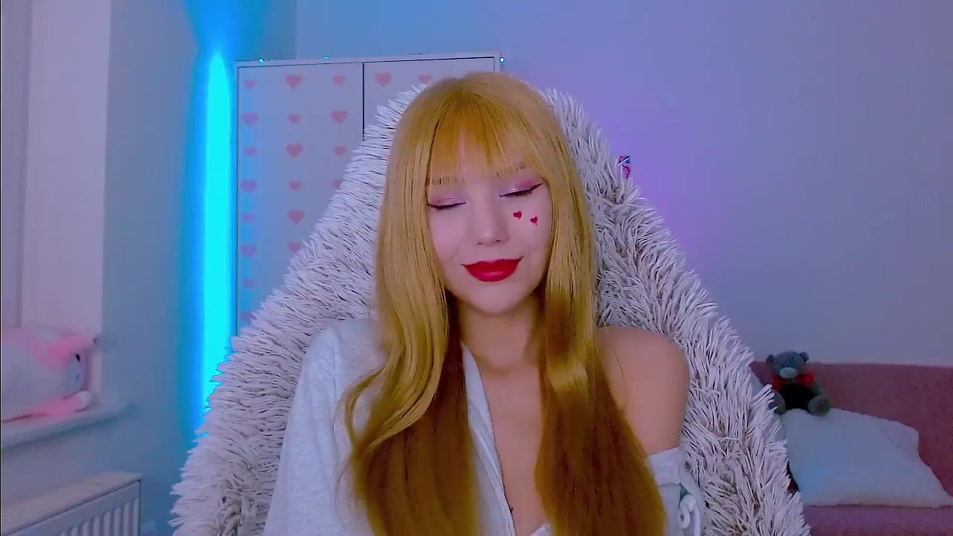 Gallery image thumbnail from AlisSun's myfreecams stream on, 04/13/2026, 03:23 image 16 of 20