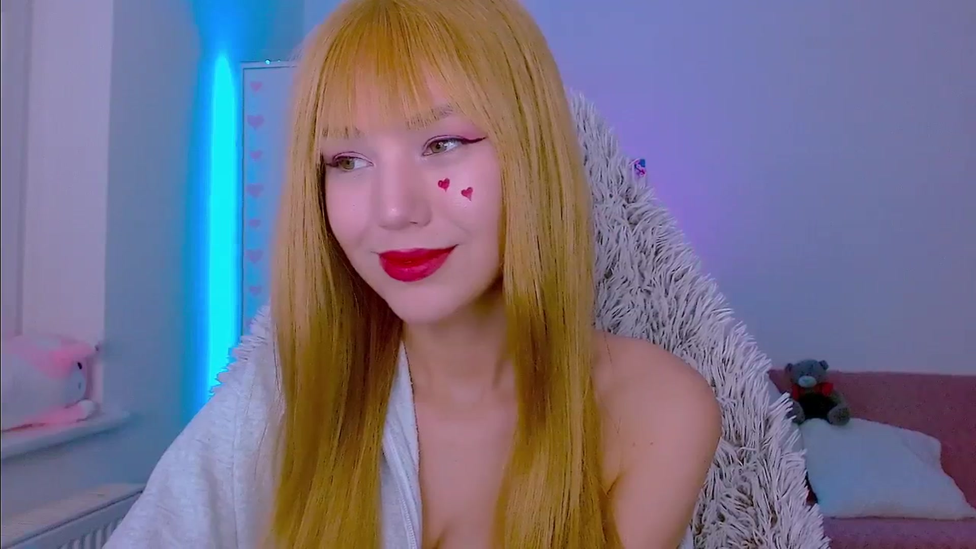 Gallery image thumbnail from AlisSun's myfreecams stream on, 04/13/2026, 03:23 image 10 of 20
