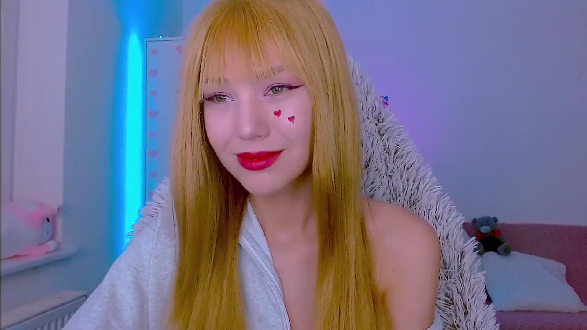 Gallery image thumbnail from AlisSun's myfreecams stream on, 04/13/2026, 03:23 image 5 of 20