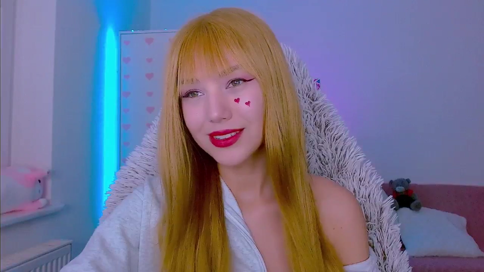 Gallery image thumbnail from AlisSun's myfreecams stream on, 04/13/2026, 03:23 image 12 of 20