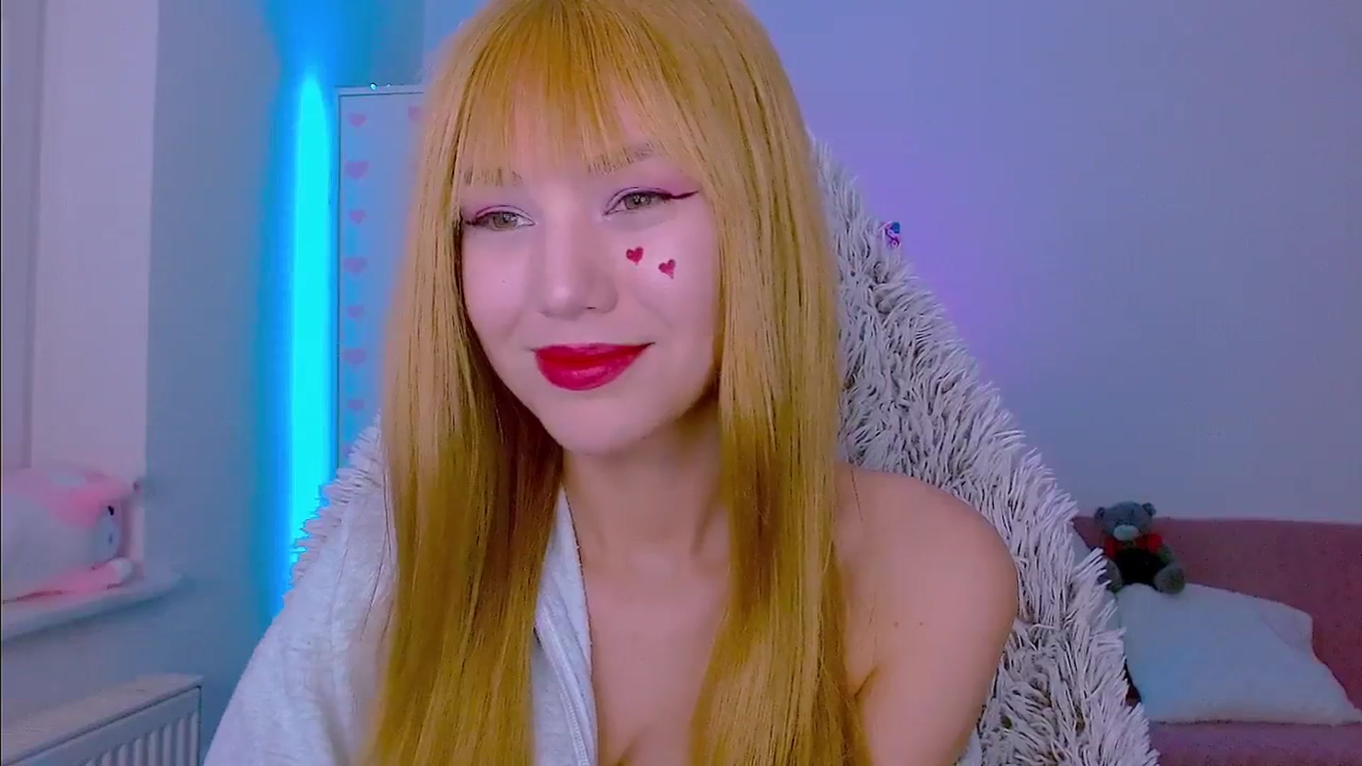 Gallery image thumbnail from AlisSun's myfreecams stream on, 04/13/2026, 03:23 image 8 of 20